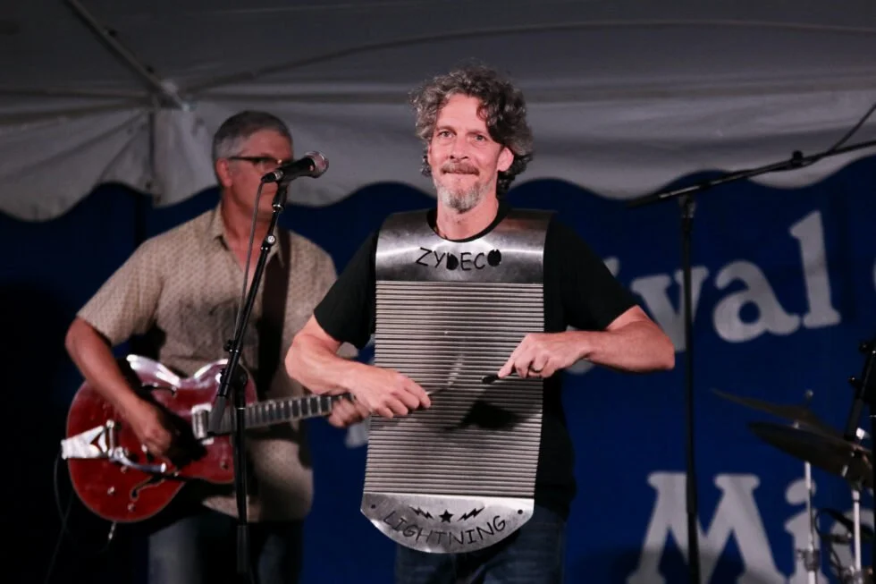Mon-Night-Troy-Turner-plays-the-rub-board-for-Ernest-James-Zydeco-980x653.jpg