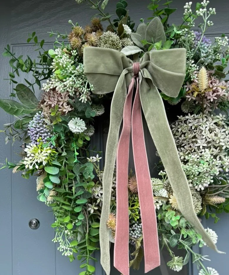 Happy Saturday everyone, lots of messages for the beautiful bows. They are made by a lovely small business called juniper and me, I&rsquo;ve tagged them in this post m. She does the most gorgeous bows, bespoke. They compliment the Nordic wreath perfe