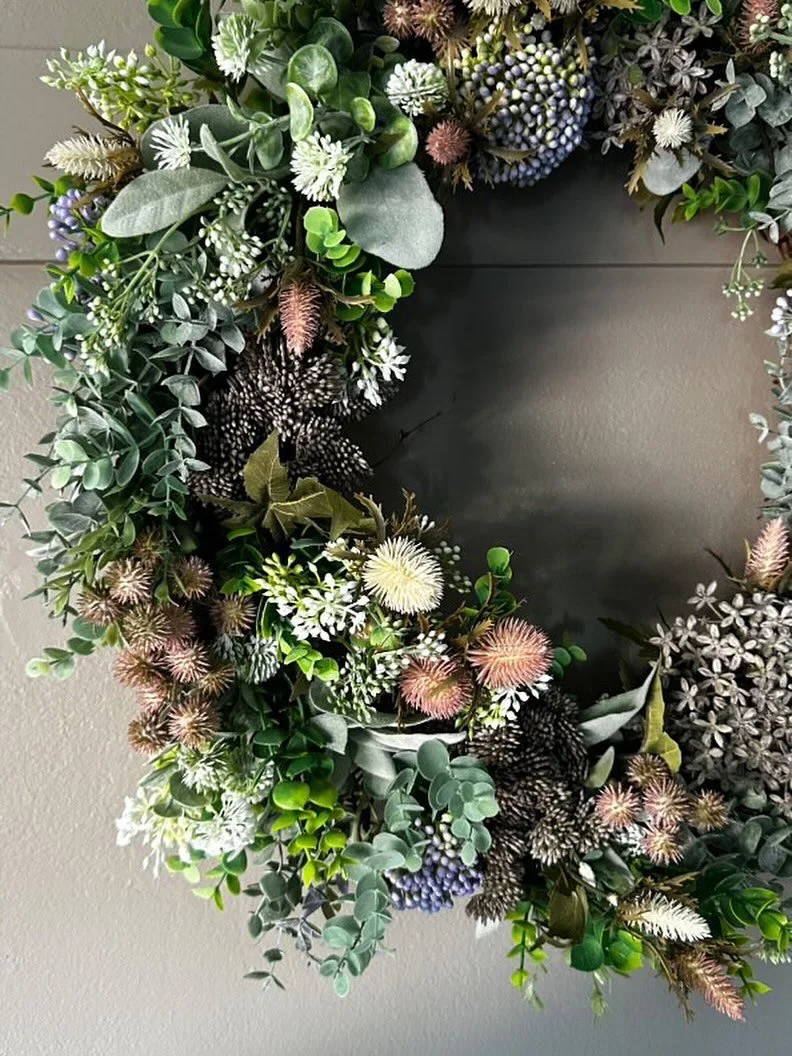 Morning, lots of messages about Xmas wreaths over the last few days and just wanted to share the Nordic wreath. This wreath is so popular at Christmas if you&rsquo;re looking for some  that can be used for all seasons. It&rsquo;s designed in a grapev