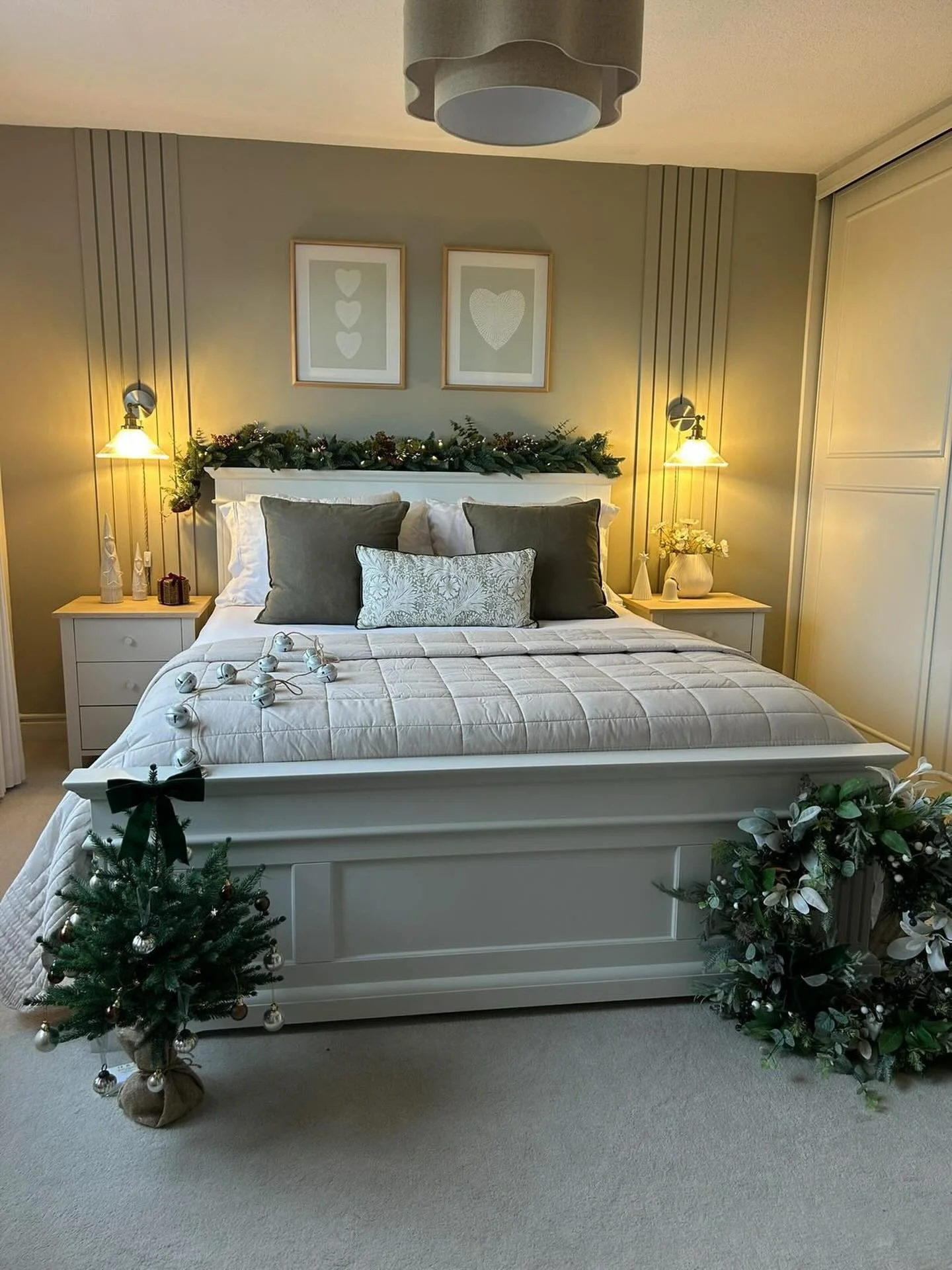 Afternoon everyone and happy Friday. Definitely beginning to look Christmassy here and this beautiful pic from Jilly @jillyshumblehome looks so beautiful. This is the Xmas Nordic 2025 in the 55cm. Stunning thanks Jilly x #xmas #xmasdecor #xmaswreath