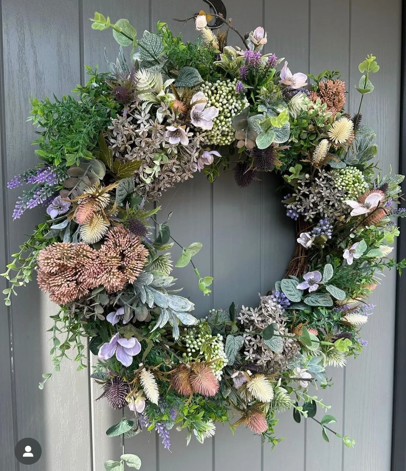 Busy day making lots of these today, a design I made nearly 4 years ago and still a favourite. The spring Nordic with apple blossom wreath. So pretty with delicate flowers and subtle colours Thanks Melissa @down_at_number_3 I love this pic. xx #nordi