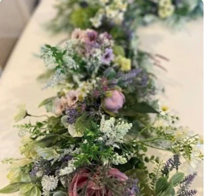 Garlands
I&rsquo;m amazed at how many customers are ordering garlands. These luxury faux garlands are perfect for fire mantles or kitchen mantles, they&rsquo;re thick and packed with faux stems and foliage. Xx #garlands #fauxflowers #fauxgarlands