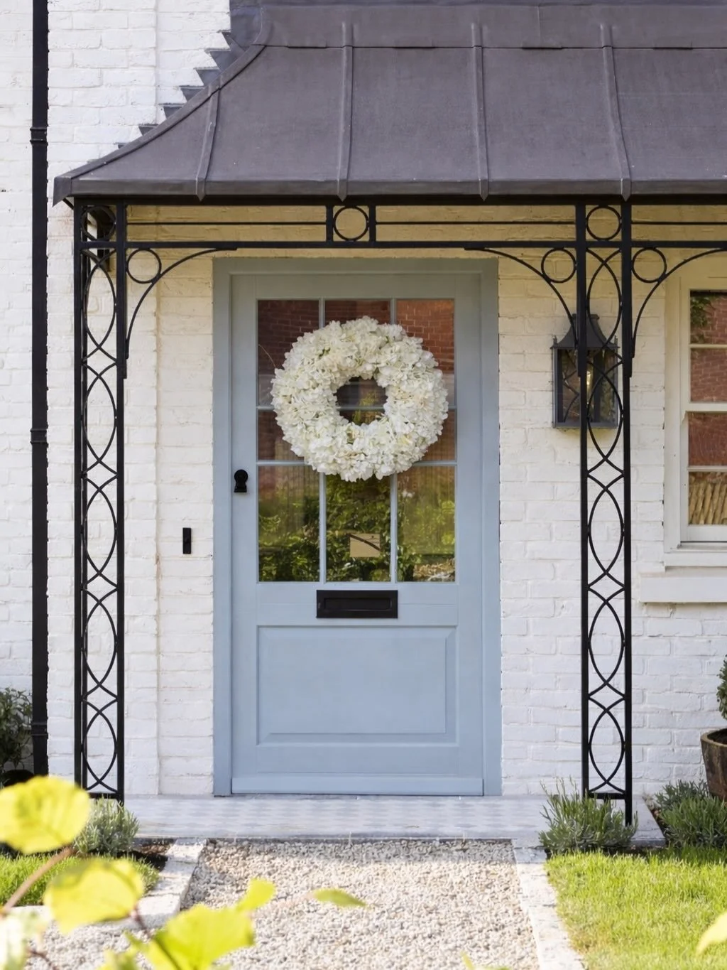 Evening and happy Monday everyone,busy day here wreathing. Loads going out today and more tomorrow. I&rsquo;ve just restocked the white hydrangea as it keeps selling out. This is the 55-60cm there&rsquo;s also a 40cm too xx
