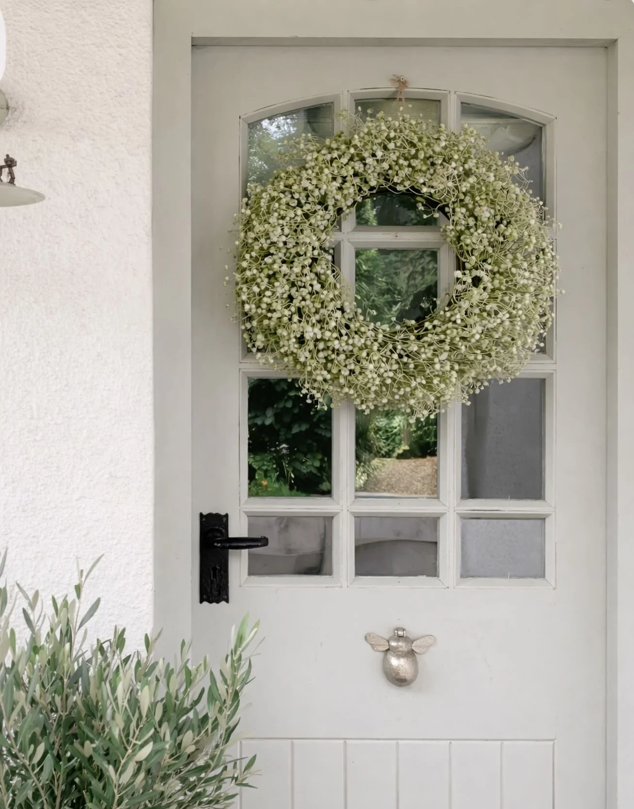 Easter weekend. Time to enjoy some family time and lots of chocolate !!. This Linum wreath has definitely become one of your favourites with it&rsquo;s delicate flowers and neutral tones. Ive just restocked it and will be posting out from Tuesday xx 