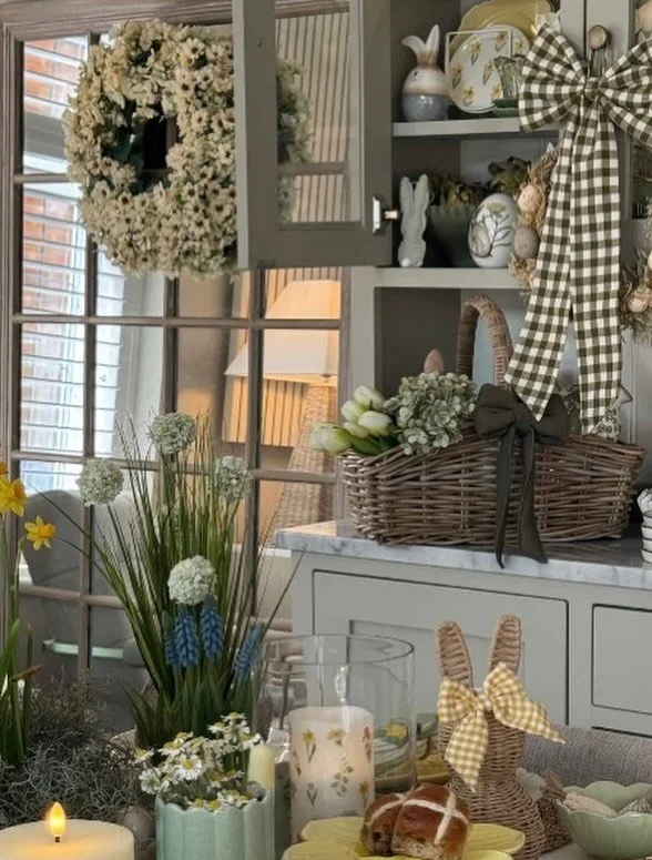Happy Tuesday everyone, what a beautiful day, suns shining. Lots of wreaths posted today and more to make. The spring daisy is just restocked as lots of you ordering it. This pic from Justine @jusathome looks beautiful and with the spring daisy cream
