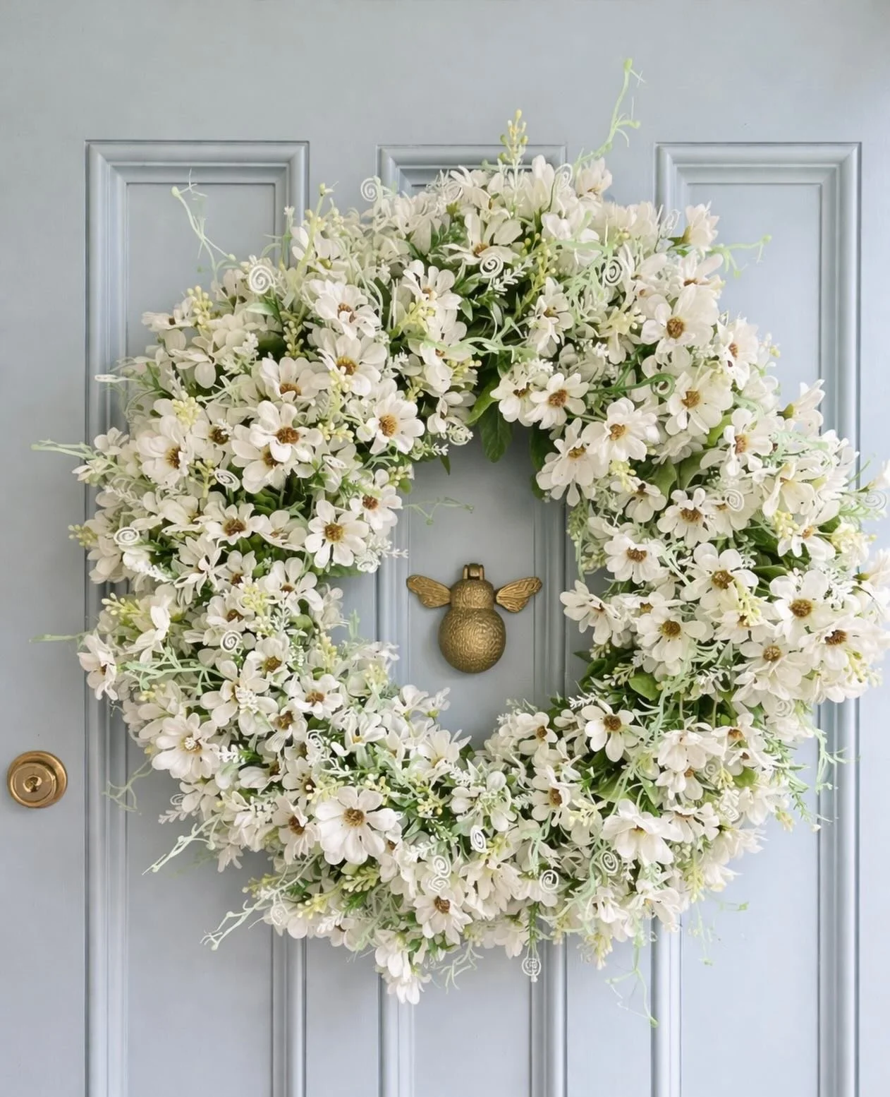 Happy bank holiday weekend, Wishing you a fantastic one. I&rsquo;m loving the sunshine and making the most of garden time, including making all your wild daisy wreath orders  xx #spring #springdecor