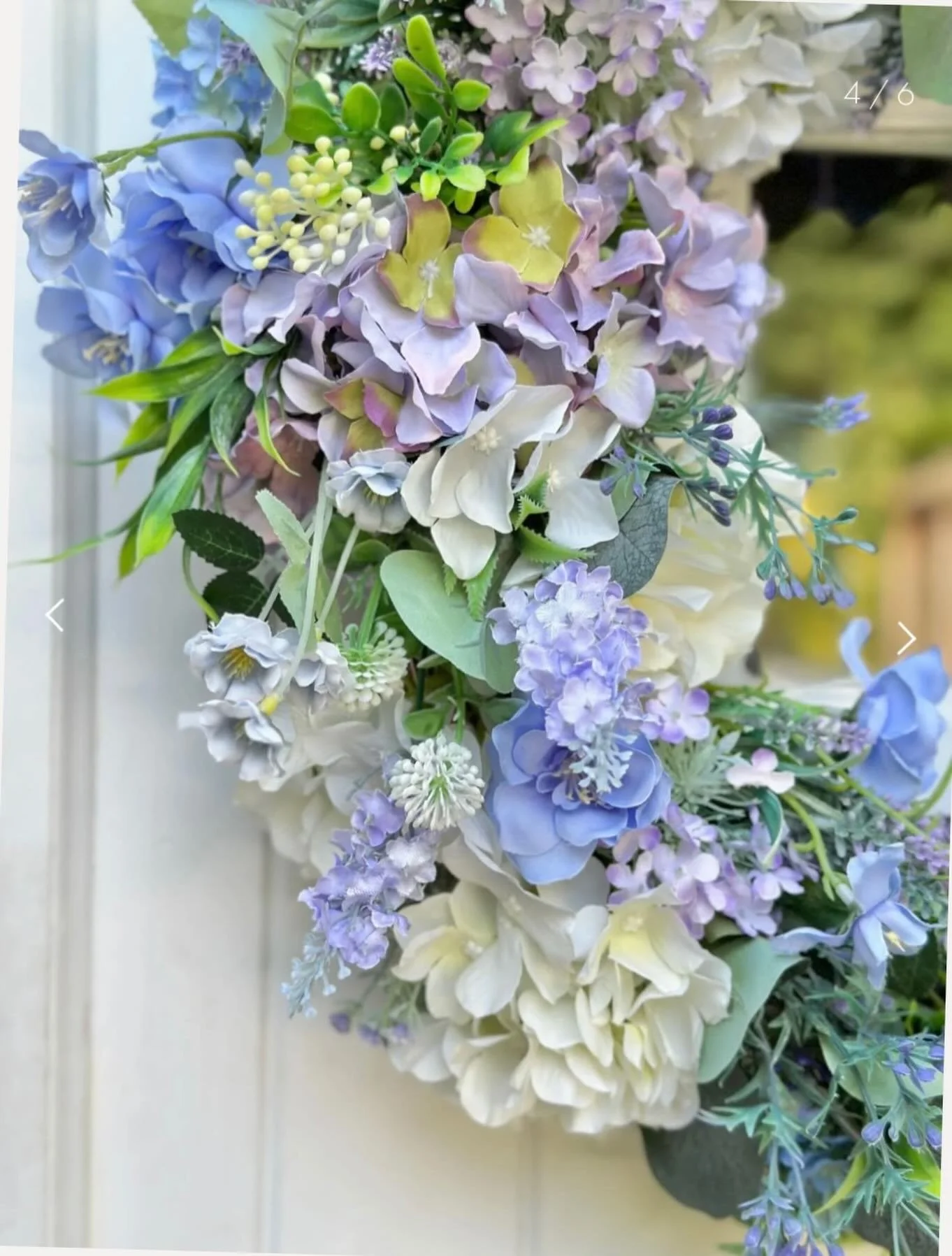 Happy Friday everyone, early morning walk on the beach with nelly before wreathing. So many orders for the Bridgerton blue wreath, pictured here by Chloe @chloescosycottage.Hope you&rsquo;re all ready for a great bank hols xx #sunshine #sunsout
