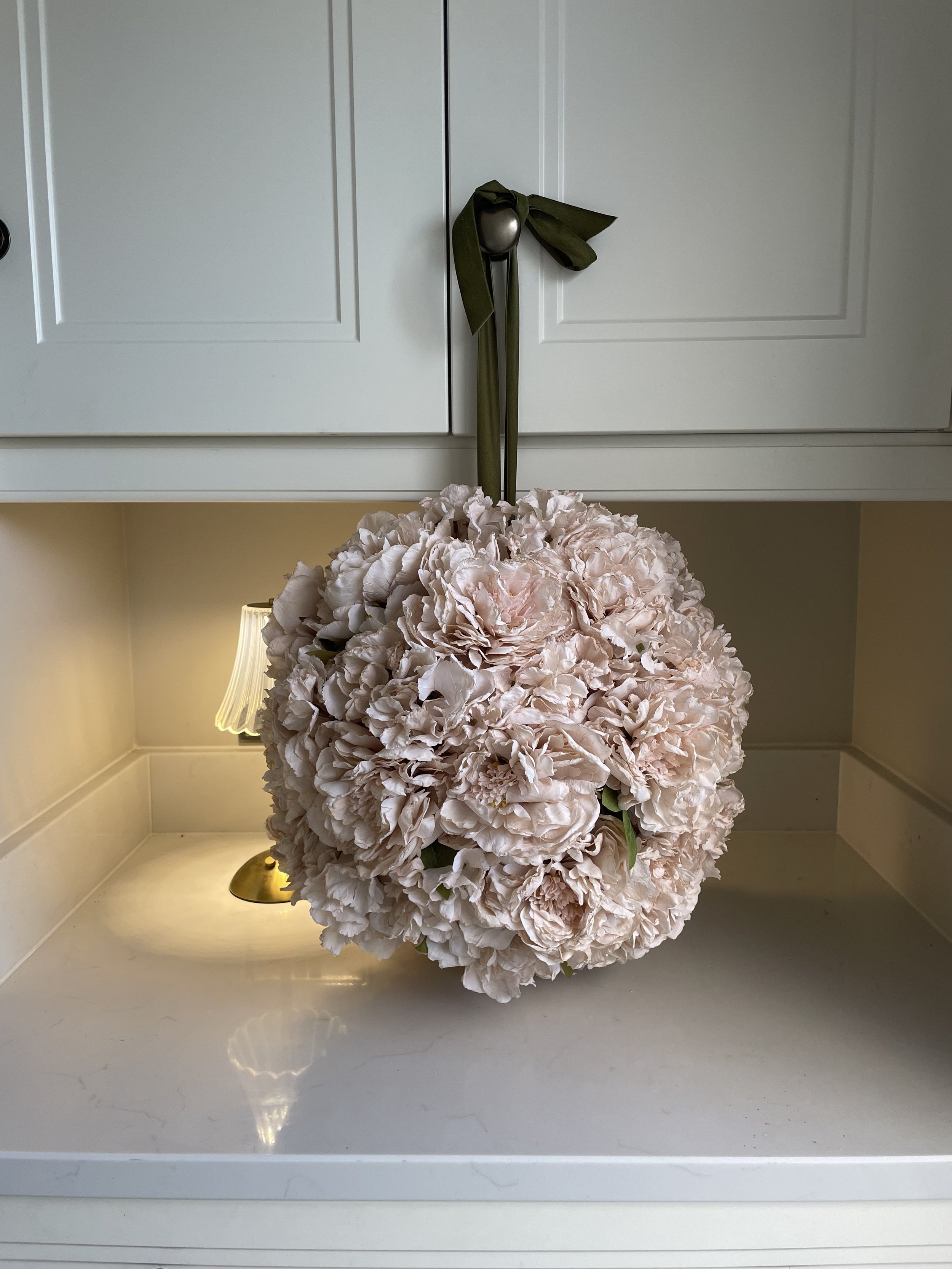 Dried peony spheres