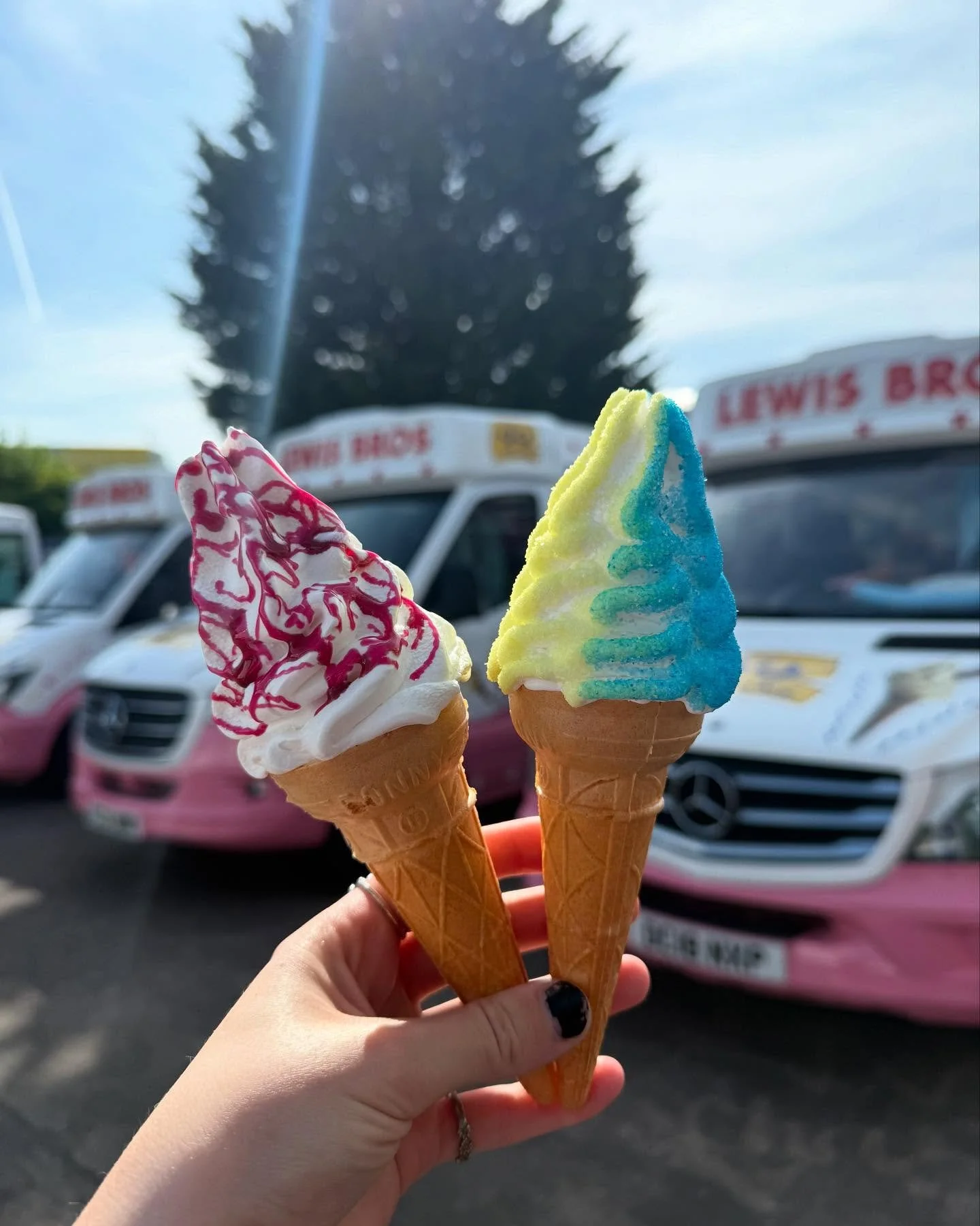 Warrington Wolves V Leigh Leopards 

Who are we wanting to win?? 🐺🏉🐯

 #lewisbrosicecream #icecream #icecreamlover #flake #icecreamvan #sweet #sweettreats #vanlife #dessert #local #warrington #manchester #manchesterfood #cheshire #warringtonbusine
