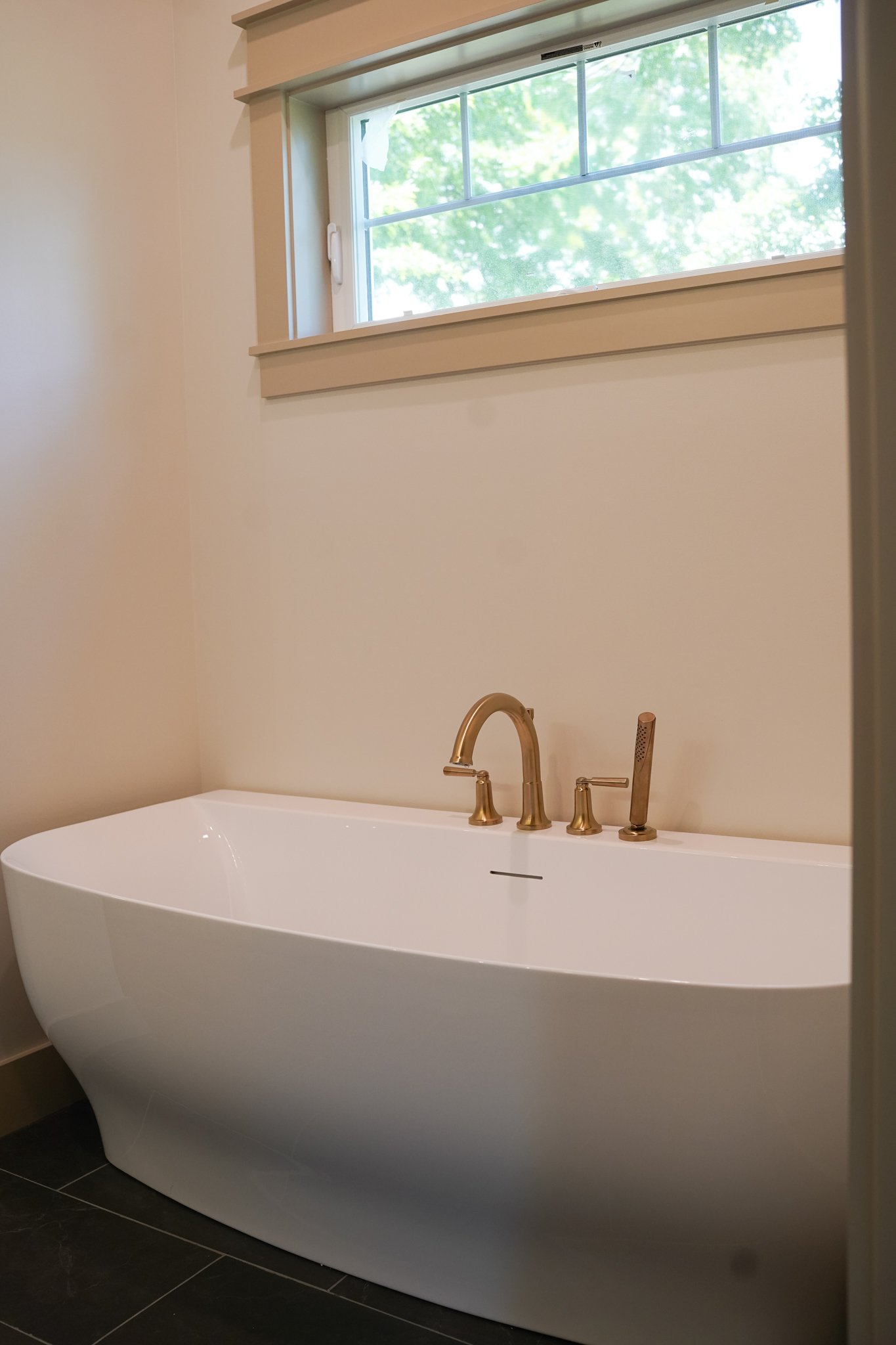 340 Crestview-24.jpg