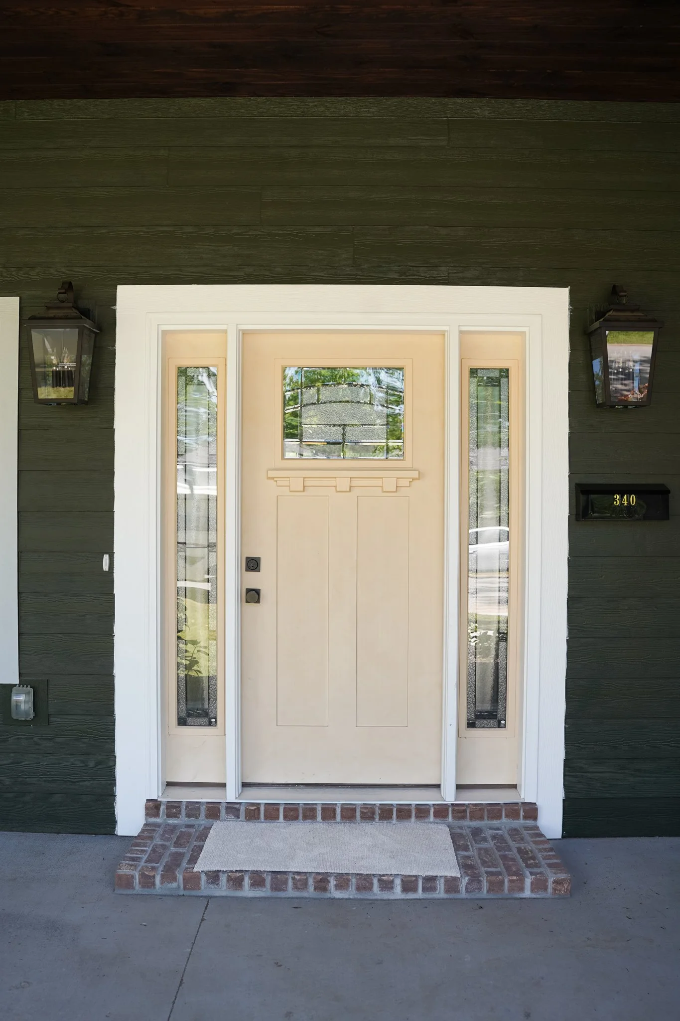 340 Crestview-2.jpg