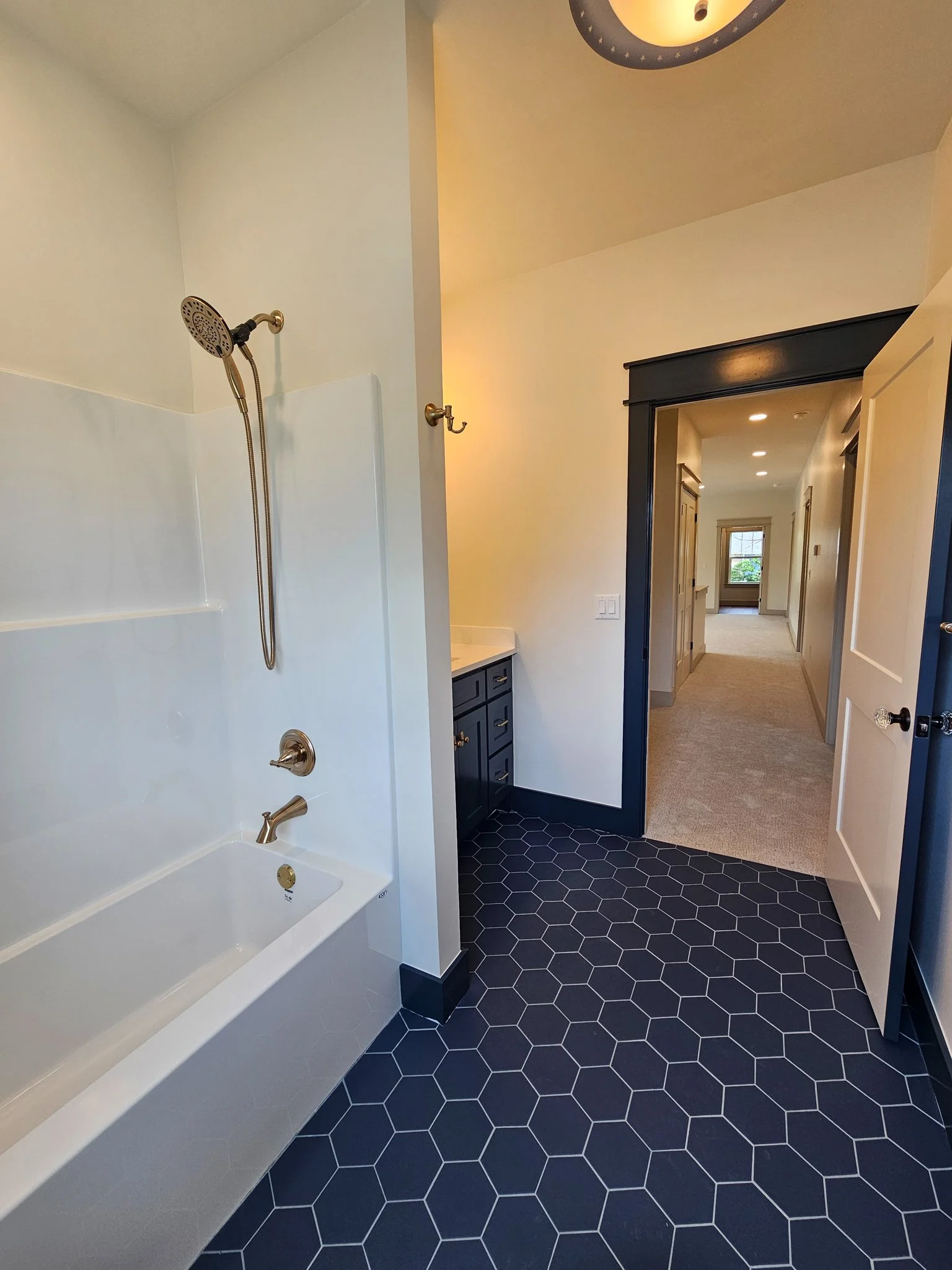 340 Crestview-94.jpg