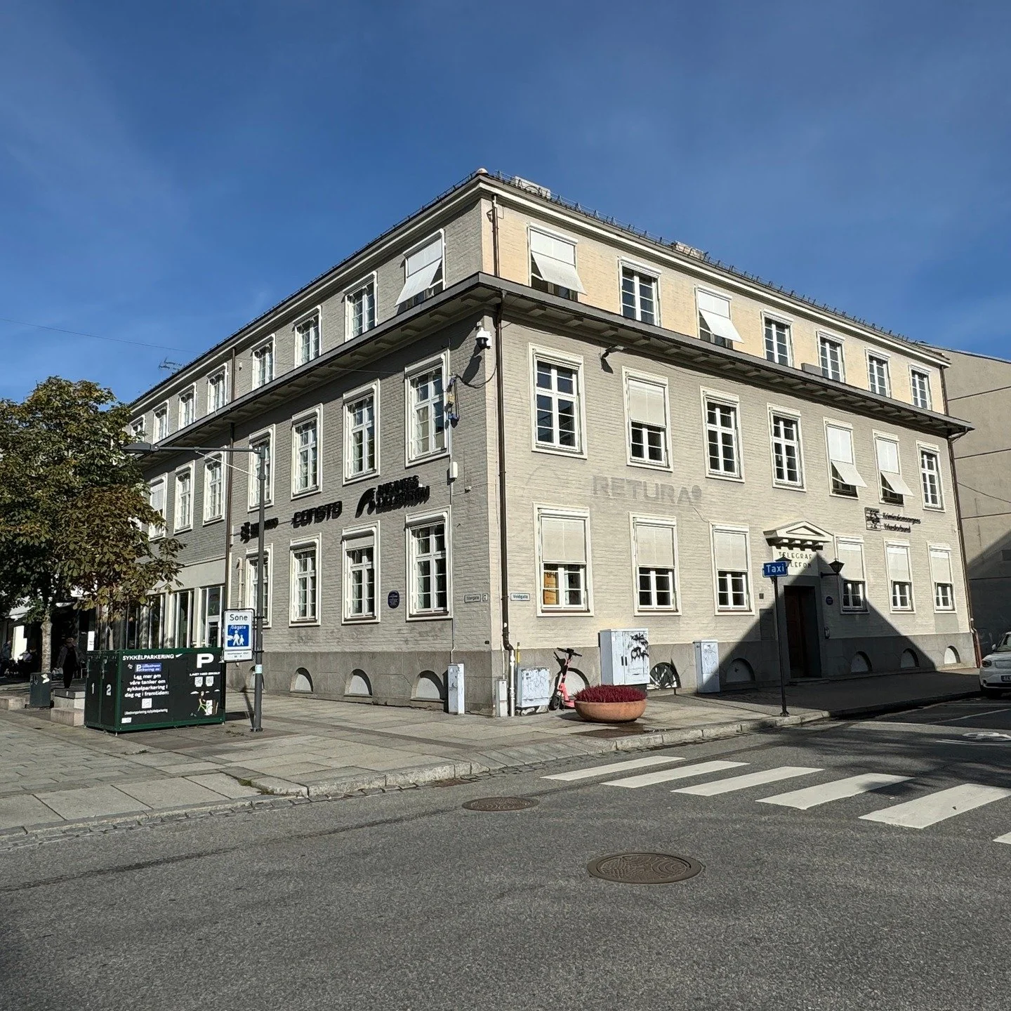 Dette har vi gledet oss til &aring; dere med dere🙌

I februar 2026 &aring;pner vi Delta Co-Work Telegrafen i 1.etasje 🧡

Dette er det fjerde Delta Co-Work senteret i portef&oslash;ljen, og vi ser frem imot til b&aring;de hammer og malerkost har gjo