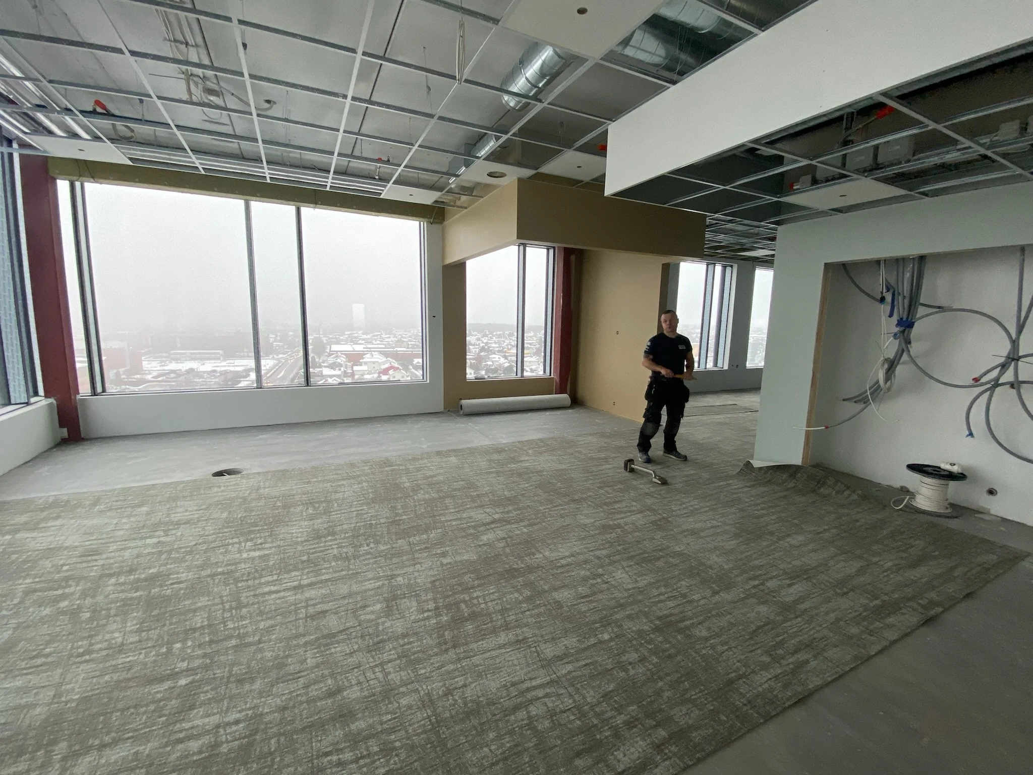 21-12-17 Teppe på gulv.JPG