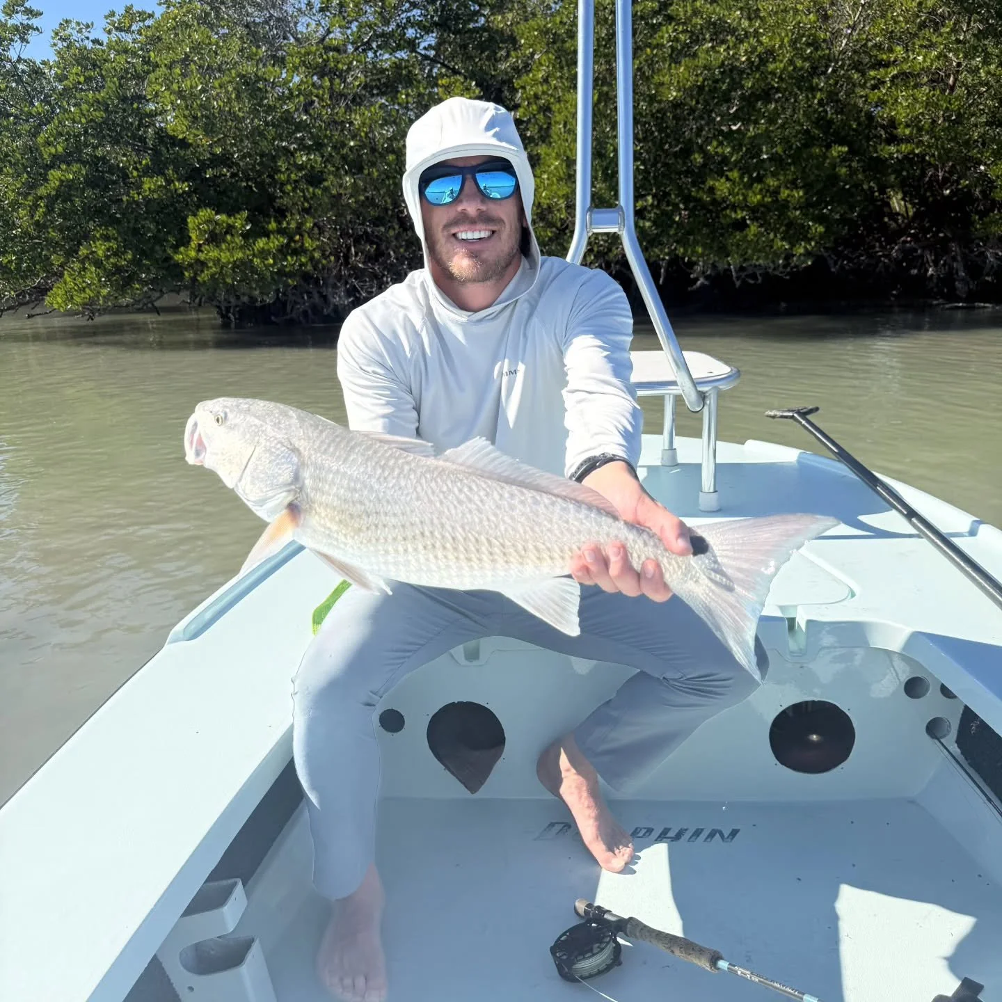 Drew putting flies where they need to be. Nice work 🤙

Gladesflyfishing.com