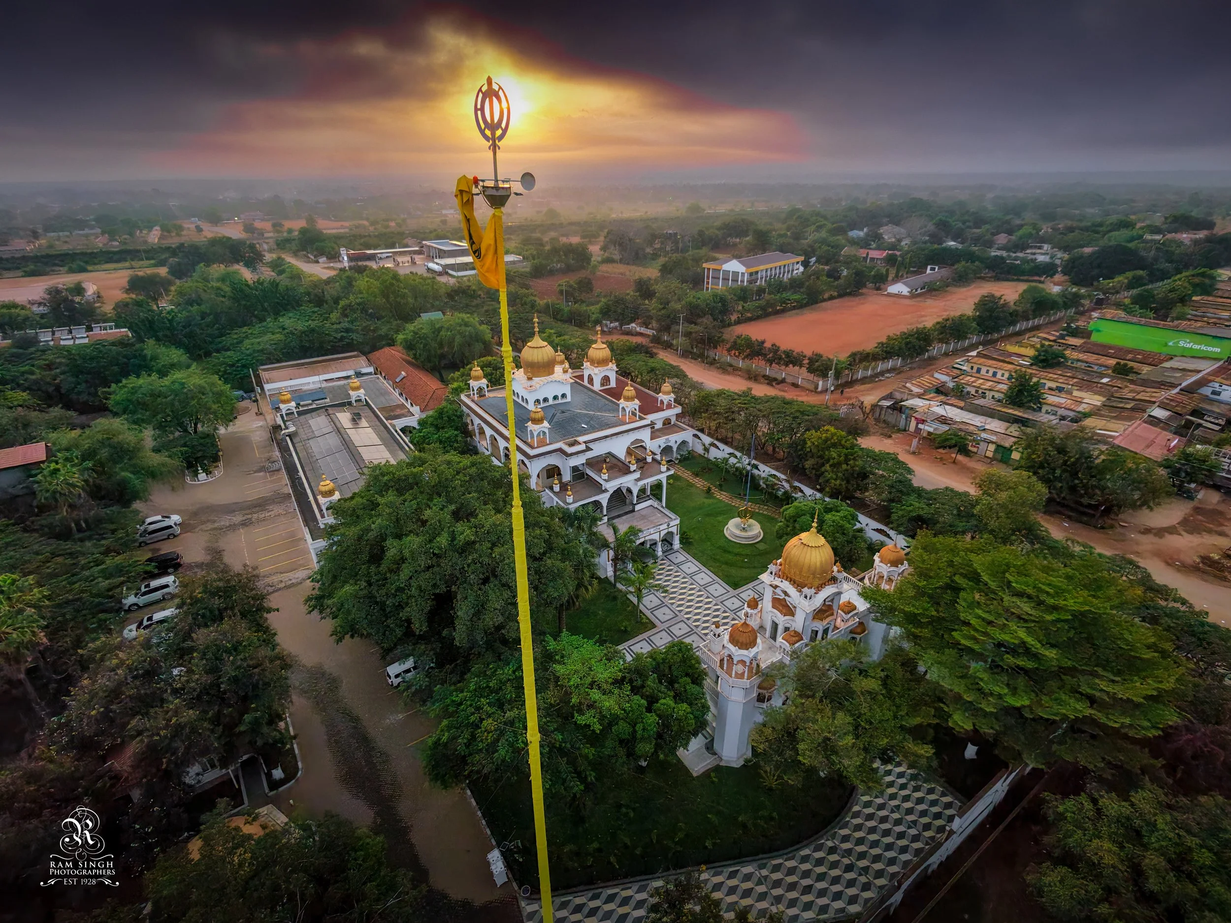 Gurdwara Sri Guru Nanak Darbar, Makindu, Kenya is one of East Africa’s most significant Sikh places of worship. Located in the town of Makindu along the historic Kenya–Uganda railway, it was established in the early 20th century by Sikh railway worke