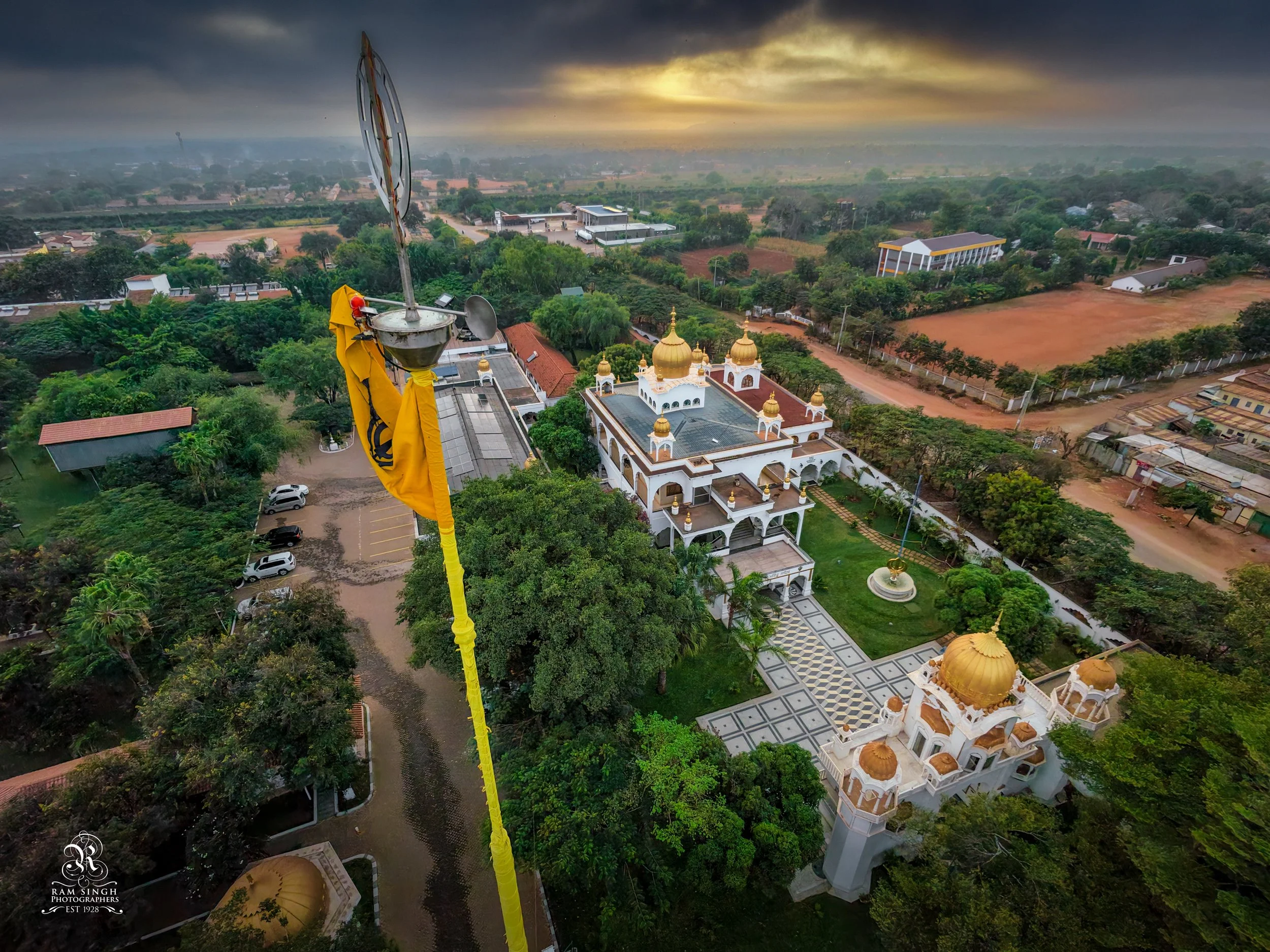 Gurdwara Sri Guru Nanak Darbar, Makindu, Kenya is one of East Africa’s most significant Sikh places of worship. Located in the town of Makindu along the historic Kenya–Uganda railway, it was established in the early 20th century by Sikh railway worke