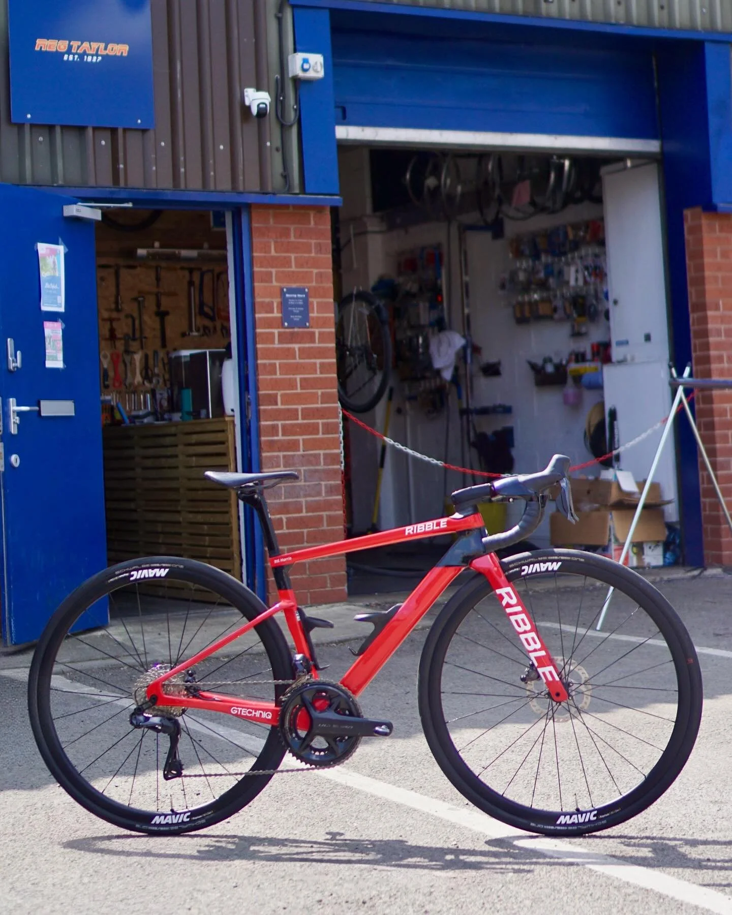 A pleasure to have Lucy&rsquo;s @ribble_cycle from UCI Continental team @finishlinert in the workshop recently - complete with @gtechniq ceramic coating!