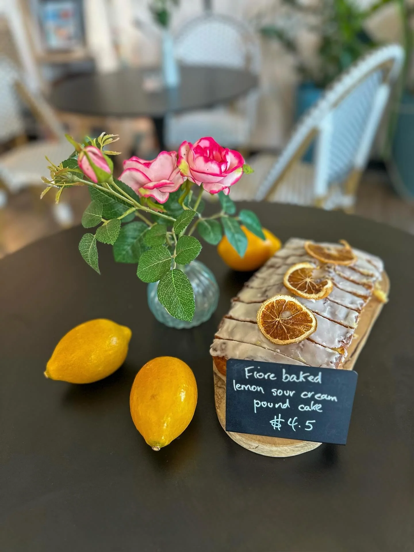 When life gives us lemons, we bake pound cake!!! 🍋 💛