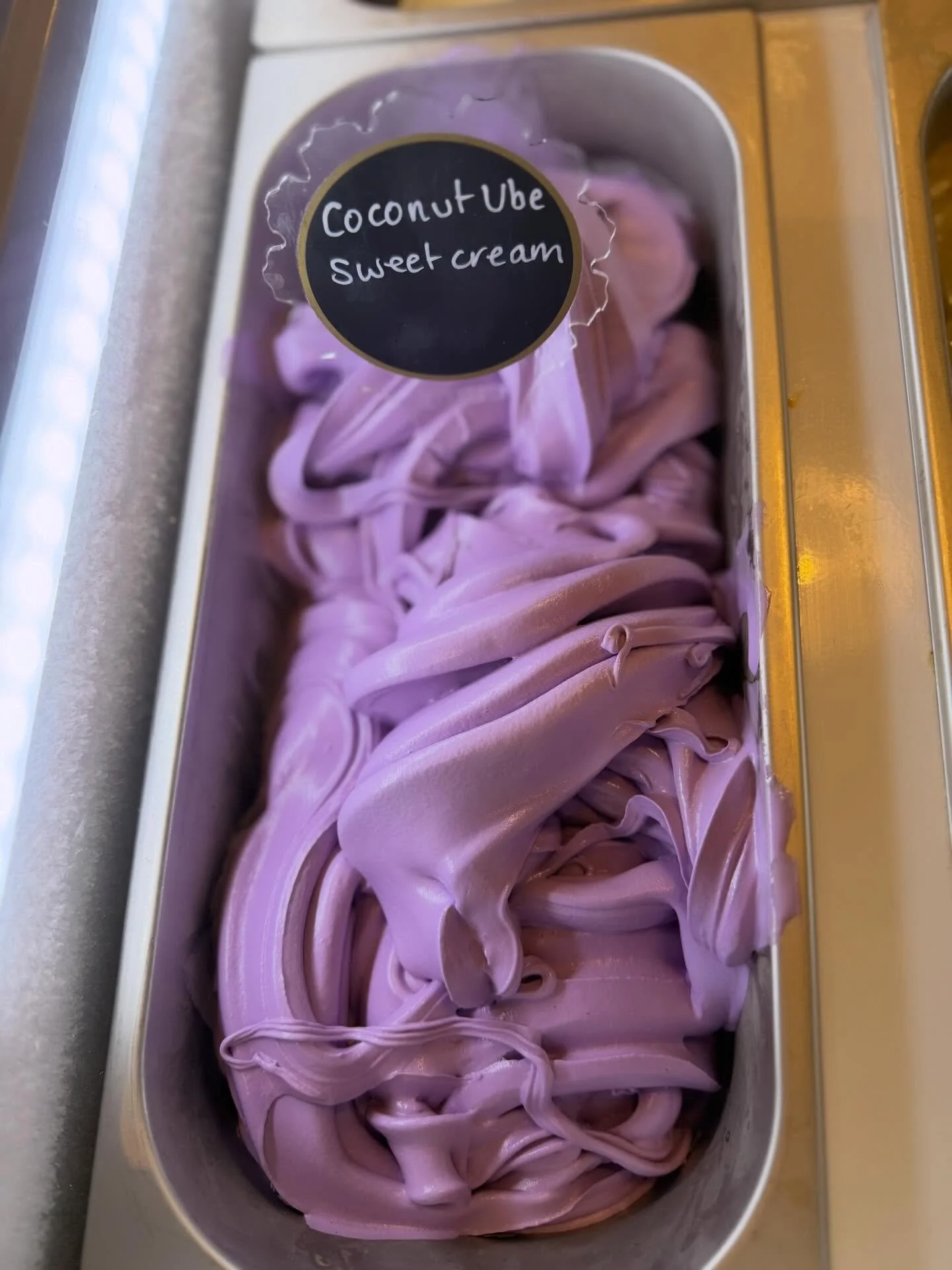 Back by popular demand 🥥💜 Coconut ube sweet cream gelato!!!