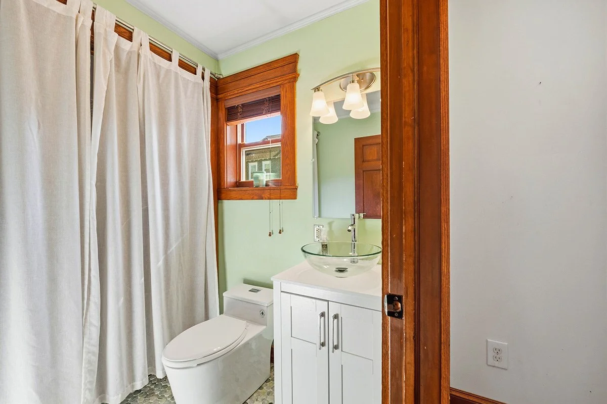 Oneida,-259-Bates-Avenue-(24-of-41).jpg
