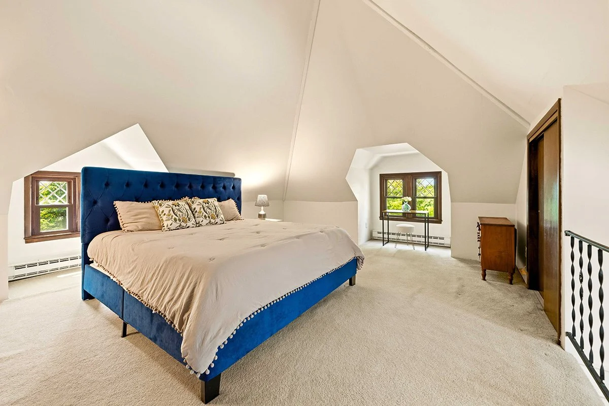 01.-Skaneateles,-57-East-Lake-Road-Interiors--(14).jpg