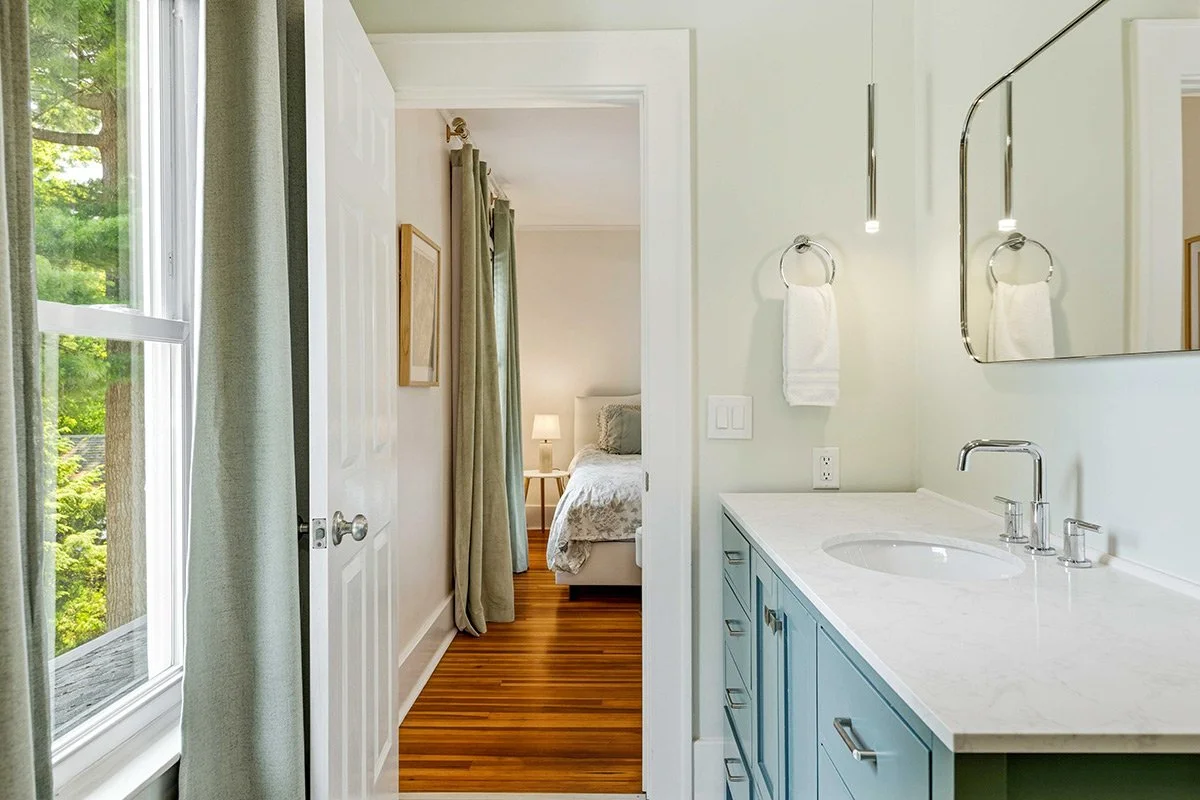 01.-Skaneateles,-57-East-Lake-Road-Interiors--(10).jpg
