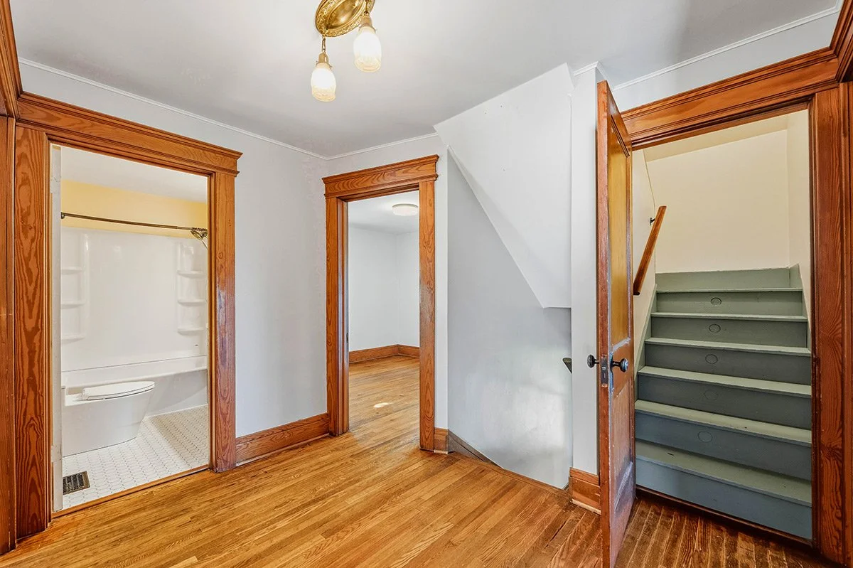 Oneida,-259-Bates-Avenue-(26-of-41).jpg