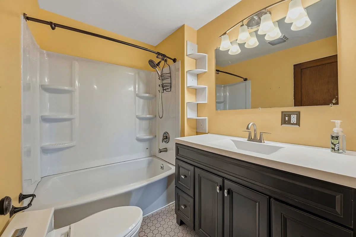 Oneida,-259-Bates-Avenue-(27-of-41).jpg