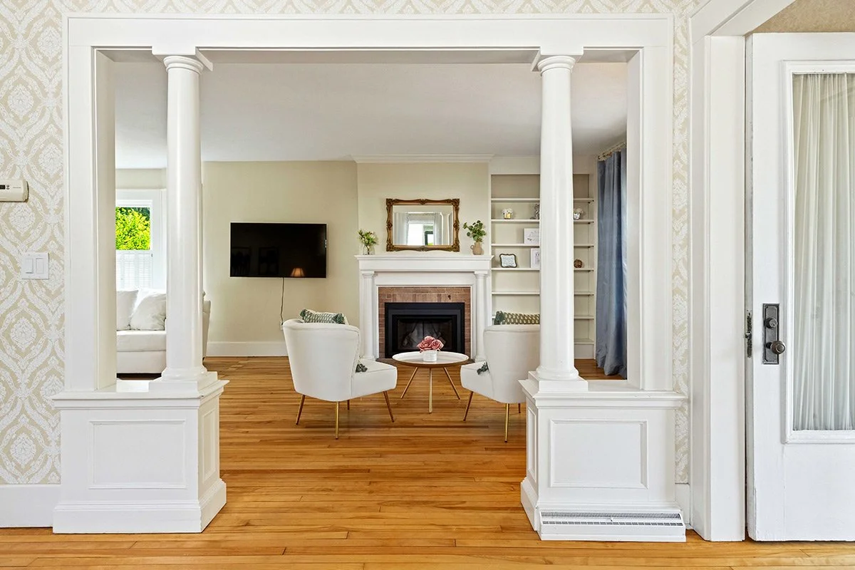 01.-Skaneateles,-57-East-Lake-Road-Interiors--(17).jpg