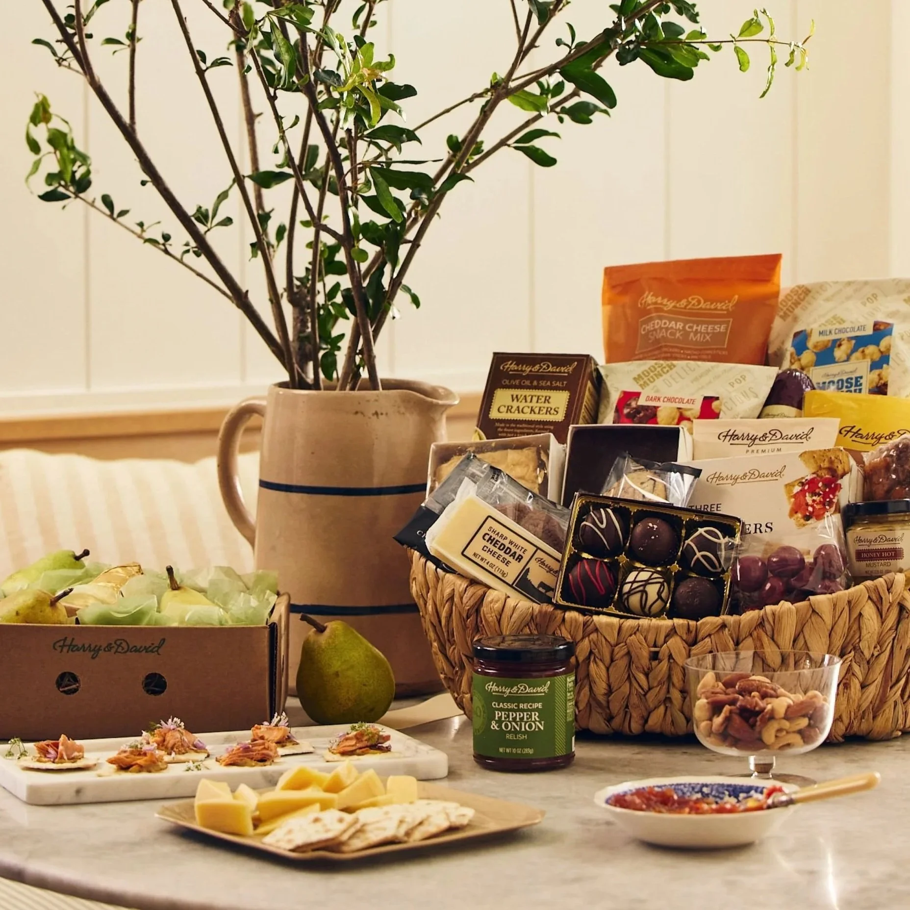Deluxe Hearthside Gift Basket
