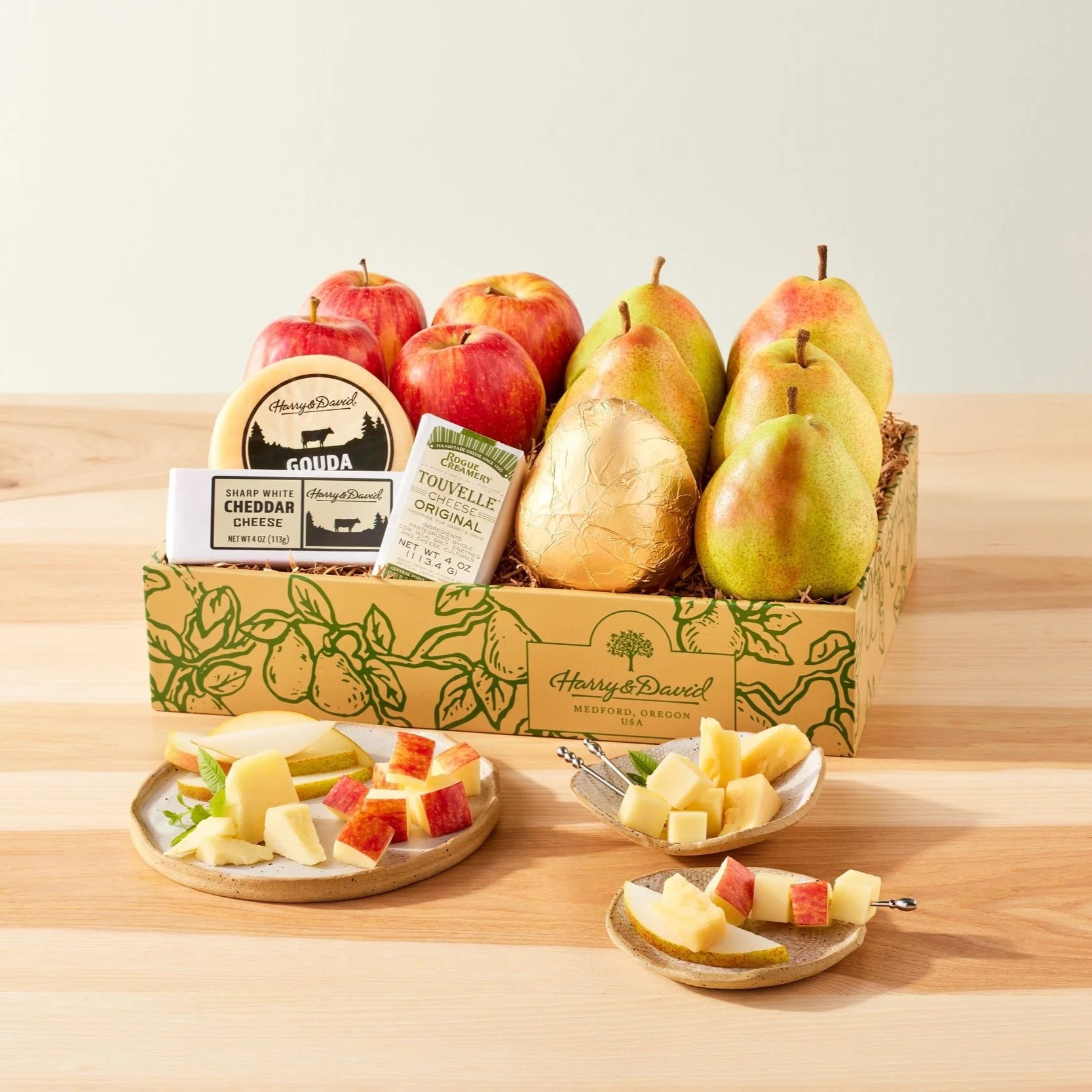 Deluxe Pears, Apples, and Cheese Gift