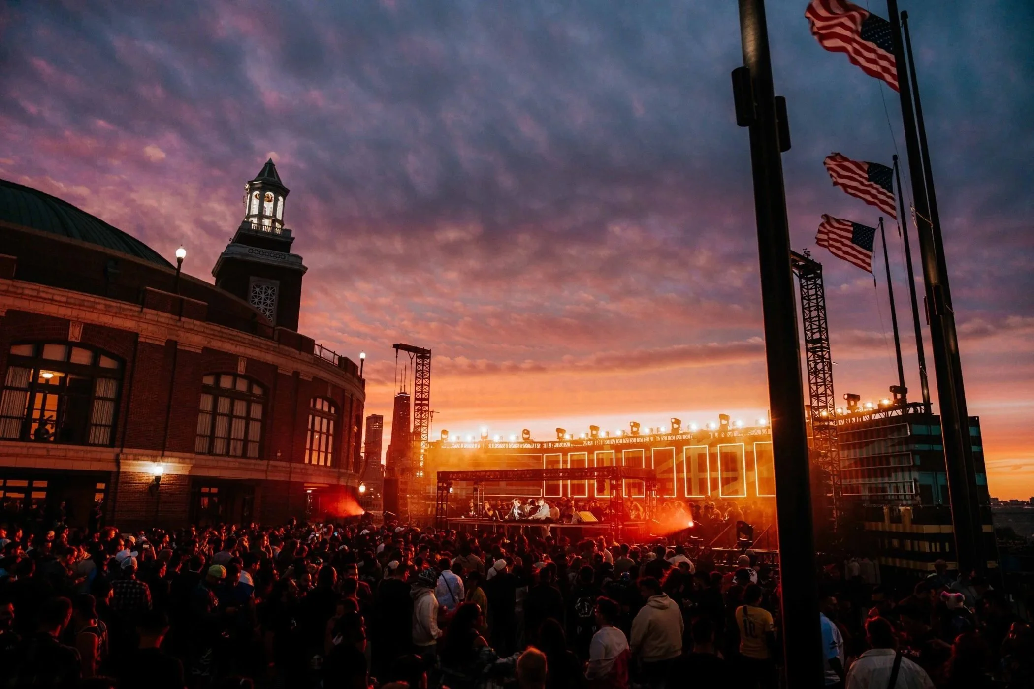 navy-pier-east-end-plaza-concert-id13-scaled.jpg
