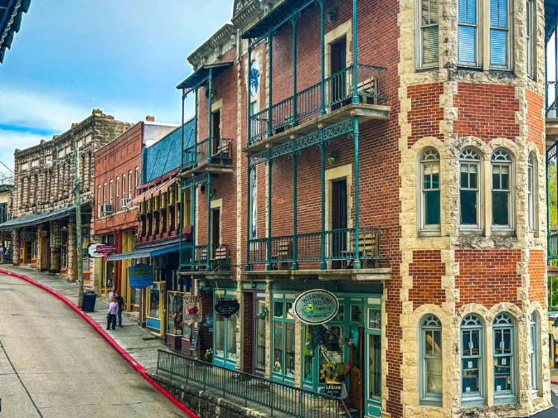 EUREKA SPRINGS DAY TRIP