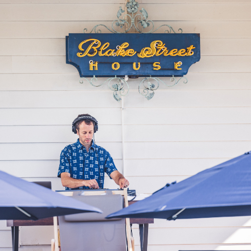 Backyard Lounge & Listen | DJ Todd