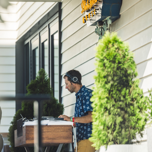 Backyard Lounge & Listen 