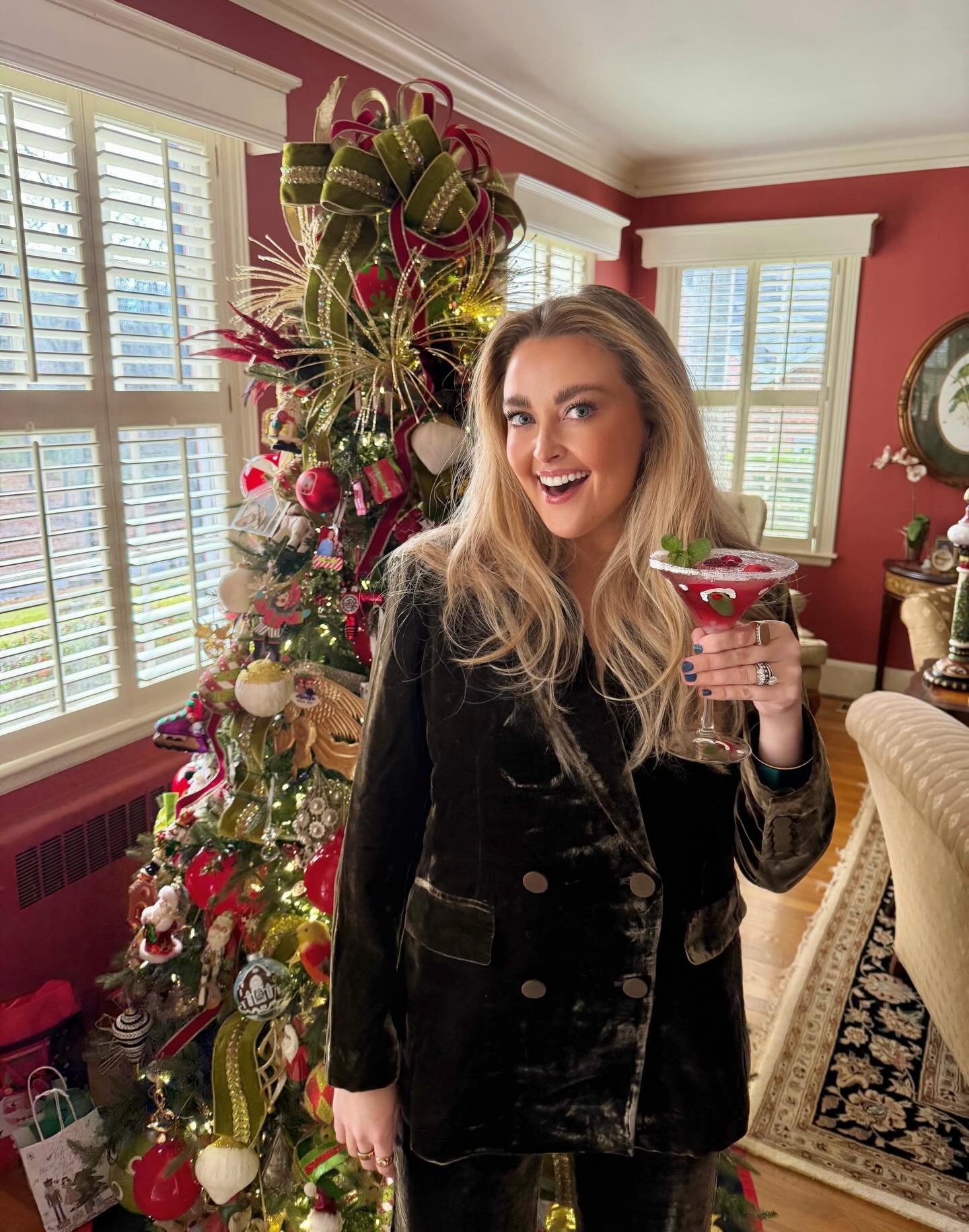 Thankful!!🍸🦃🍸🦃 

Raising a glass to all we&rsquo;ve created &amp; all that&rsquo;s to come! Grateful doesn&rsquo;t even begin to cover how I feel about this uplifting, wildly supportive community. Wishing you all the most cheerful, playful, &amp;