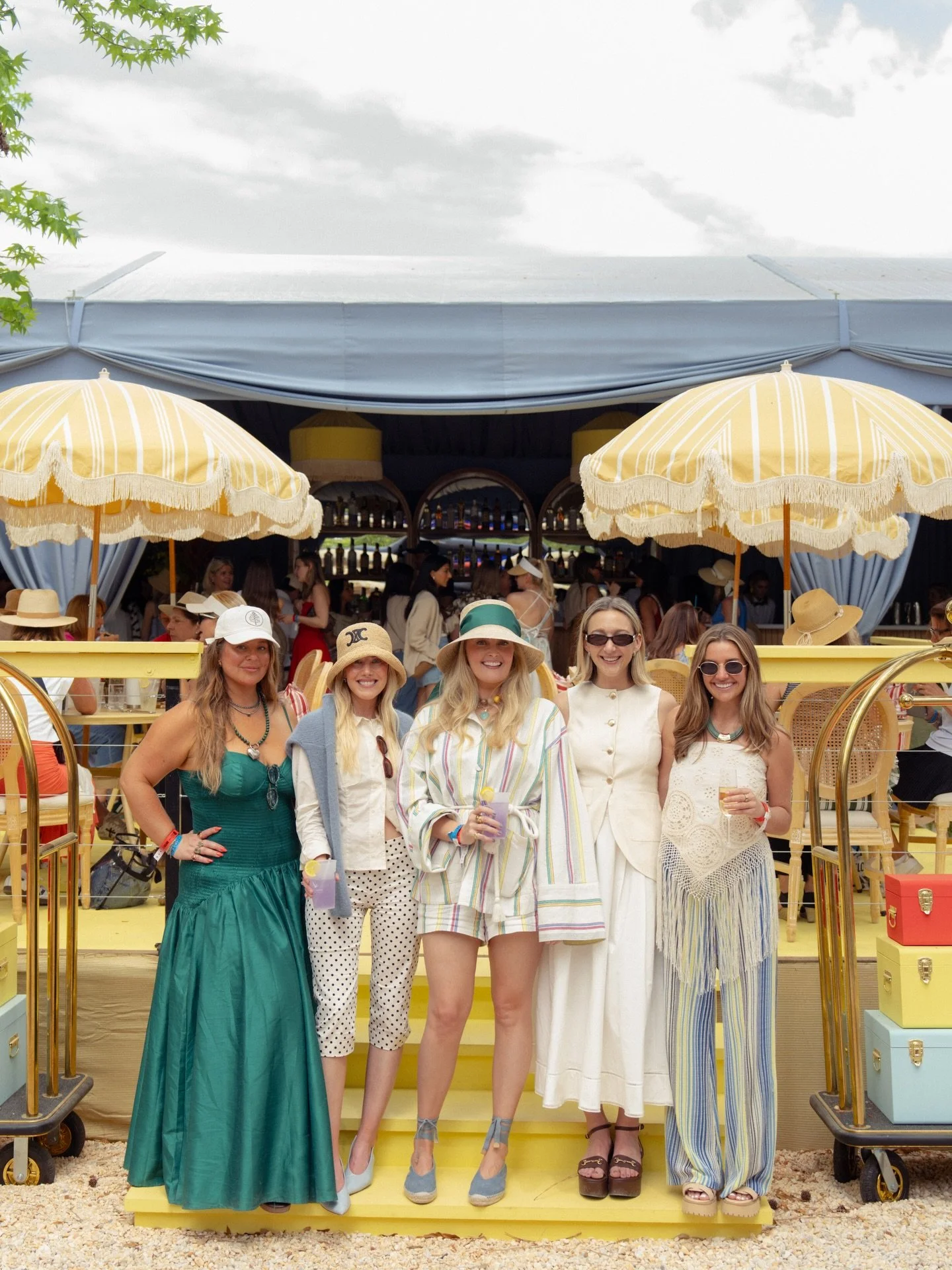 When I die bury me at Hotel COCO!! 🎾🪭🥵🛎️ 

A day out of my wildest dreams @creditonecharlestonopen. The talent of the @beemokhospitalitycollection group truly knows no bounds&mdash;they spoiled the hell out of us &amp; served up the most elite ev