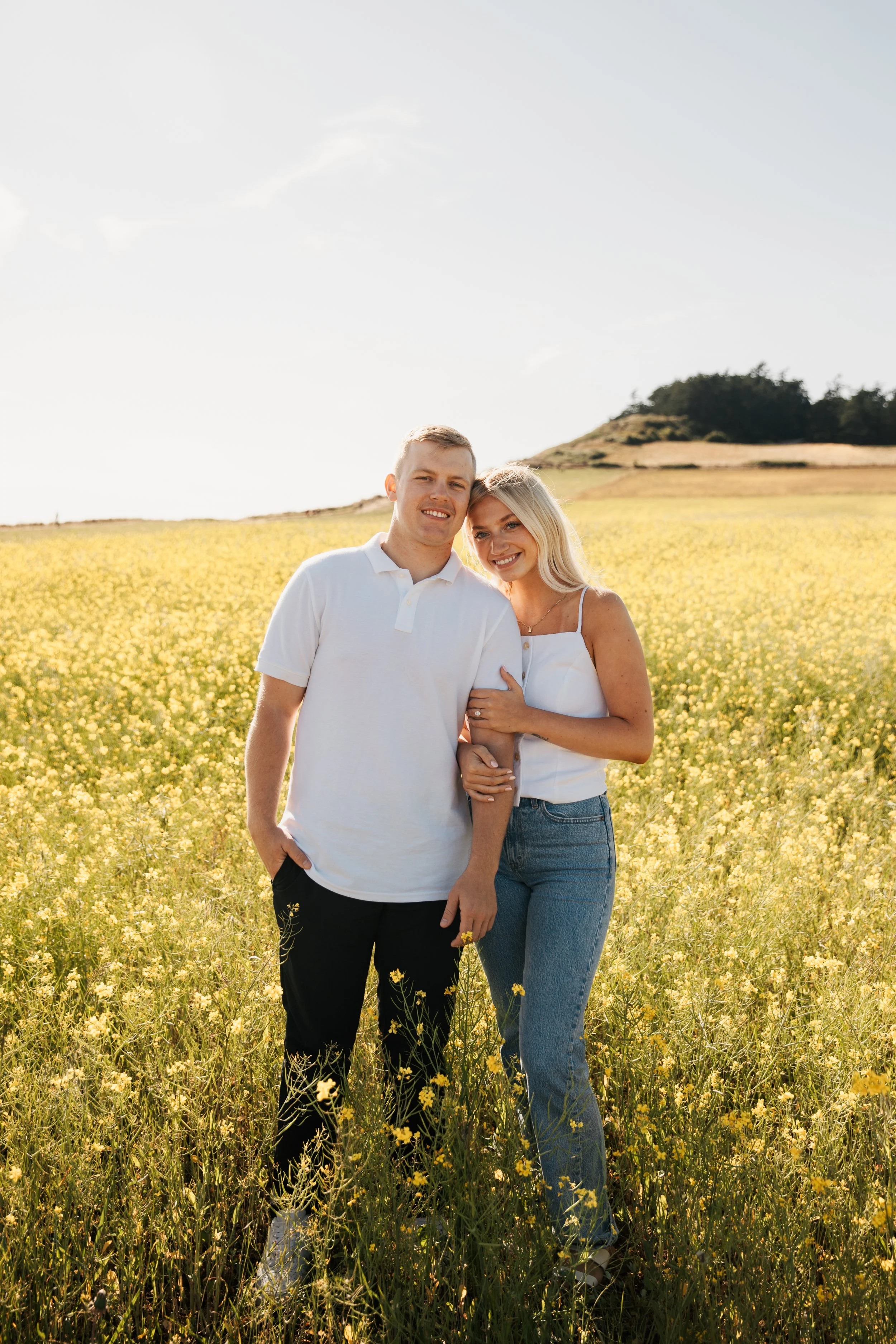 Washington state engagement photographer. Pratt Reserve on Ebey's Landing