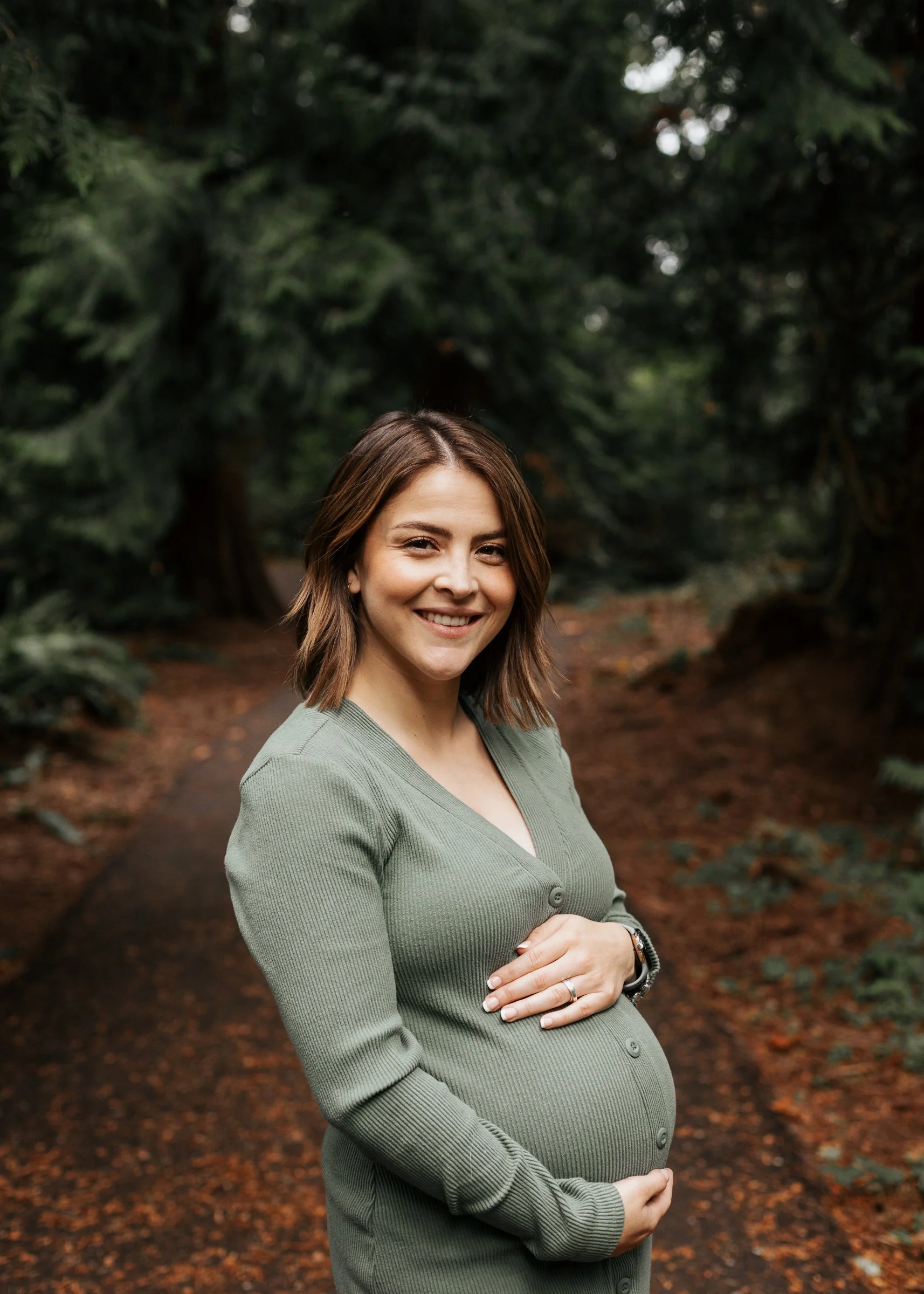 Nelson Nature Park Washington maternity photoshoot