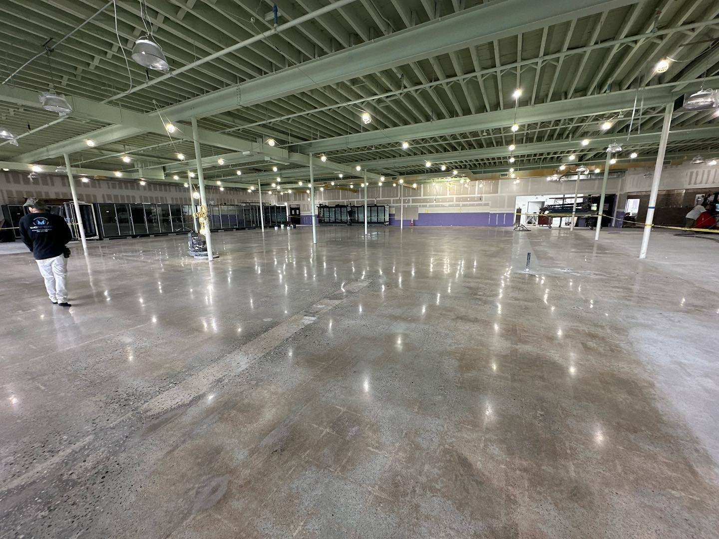 Beautiful concrete polish ready for a new supermarket!!! What do you think? #concrete #polish #new #supermarket #nice #macinycorp #construction #flooring #whosnext
