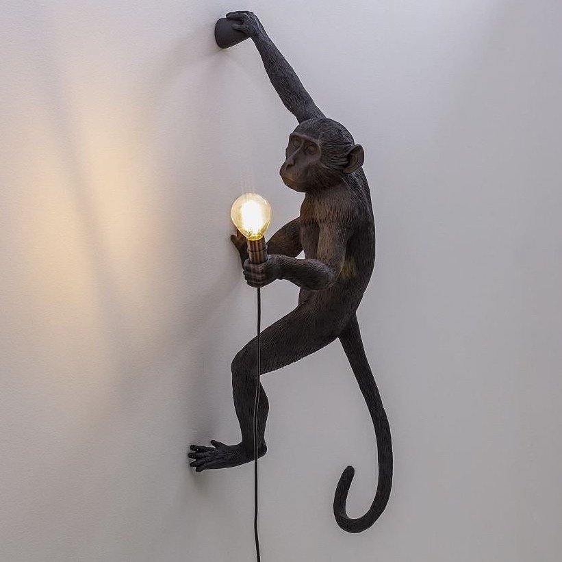 Seletti+Monkey-lamp+hanging+right+hand+f.jpg