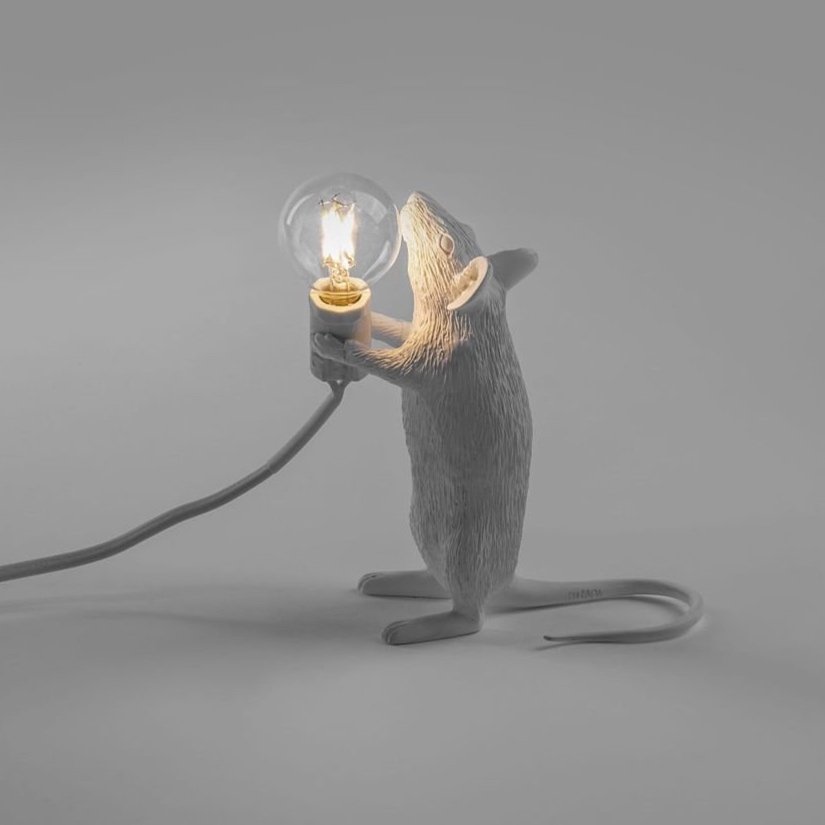 Seletti+mouse+lamp+standing+c.jpg