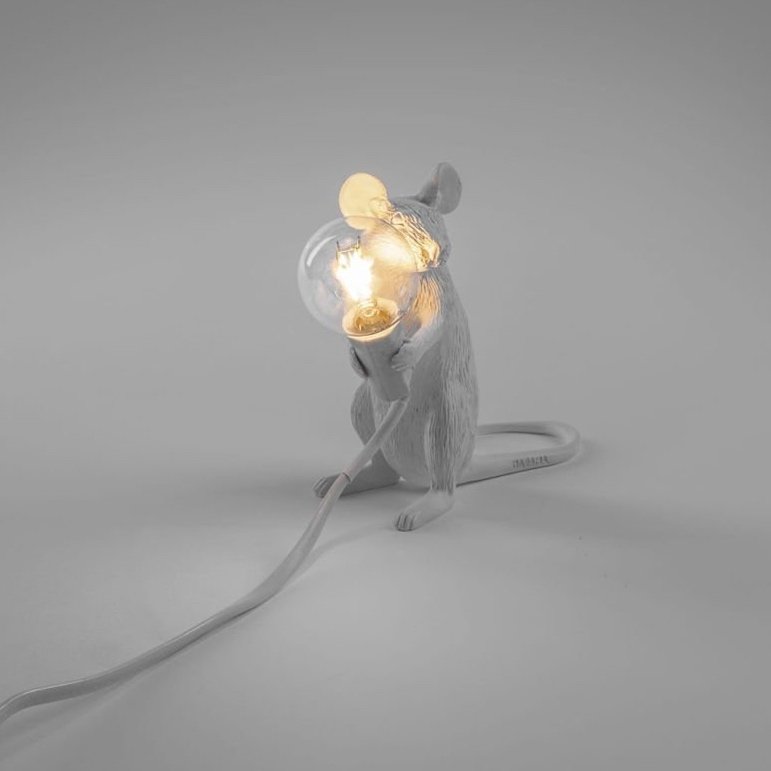 Seletti+mouse+lamp+sitting+a.jpg