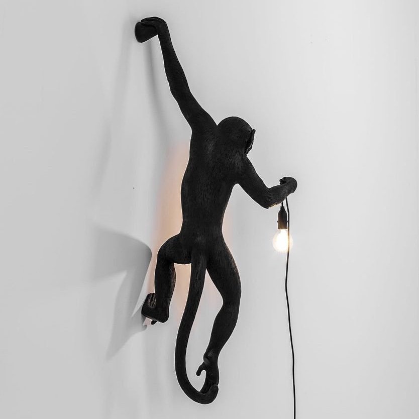 seletti+monkey+lamp+hanging+left+hand+in+black+e.jpg