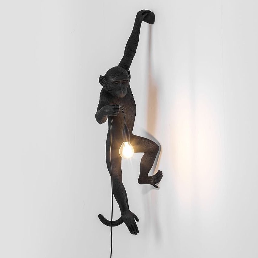 seletti+monkey+lamp+hanging+left+hand+in+black+b.jpg
