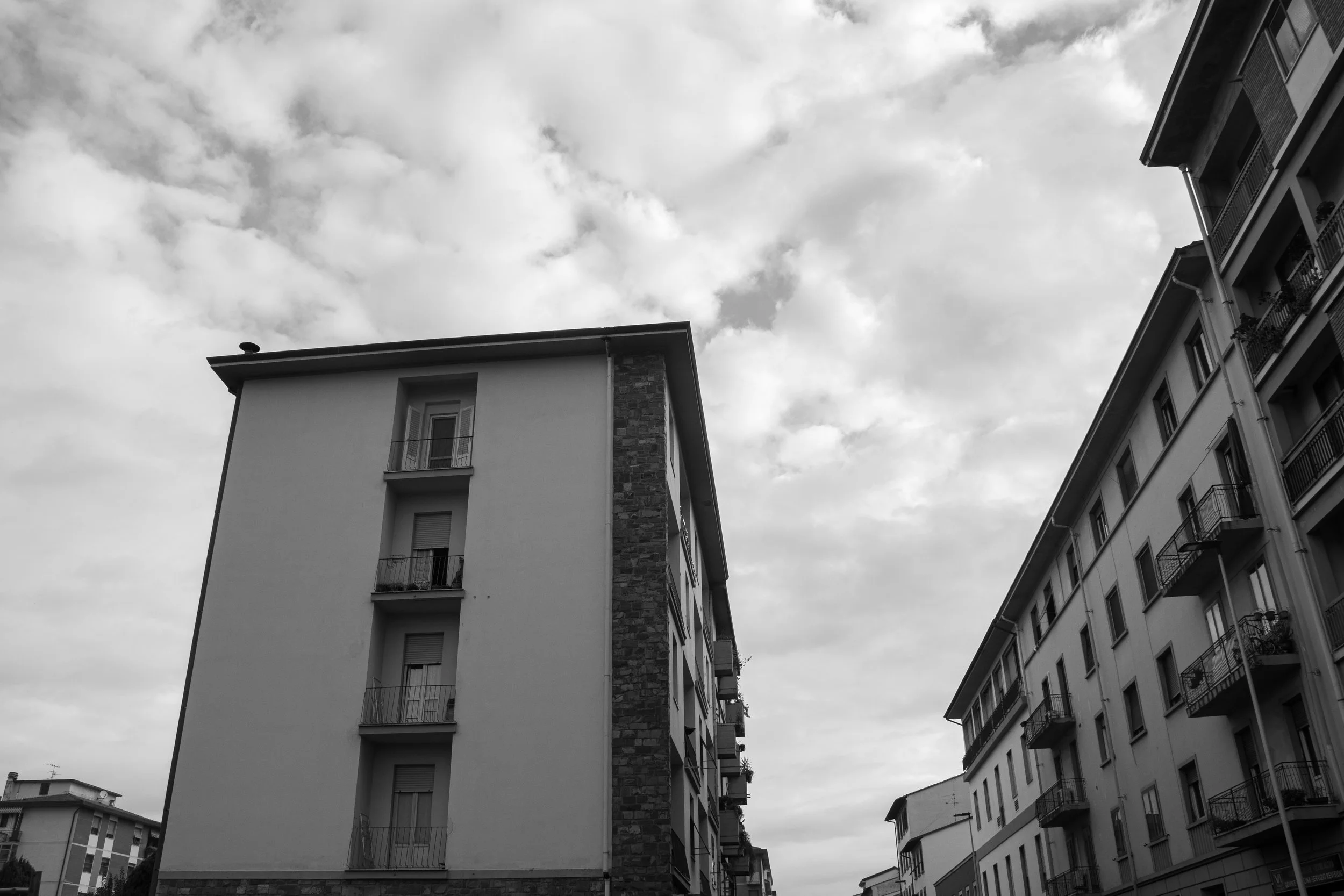 In this project, I took the opportunity to play with the concept of repetition with a center focal point. Florence 2024.  