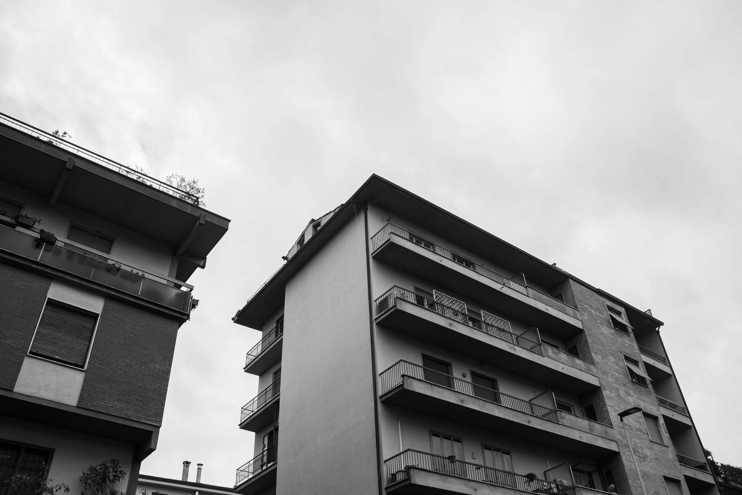 In this project, I took the opportunity to play with the concept of repetition with a center focal point. Florence 2024.  