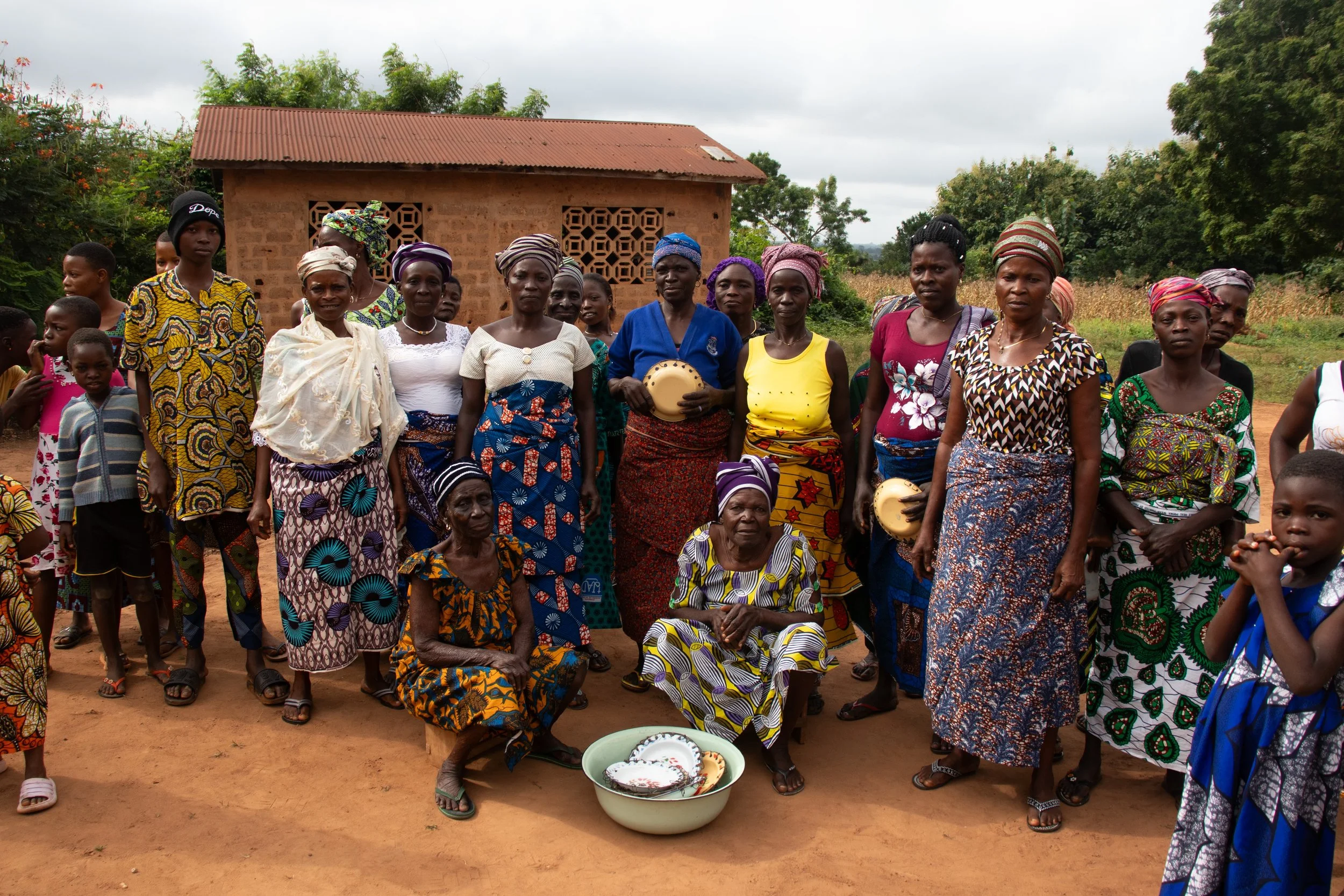 This was one of the first, biggest, and most engaging groups that Kantos and Elizabeth started working with. The group was seeking ways to generate income from their assets. This resulted in the selling of agricultural production, tree nursery produc