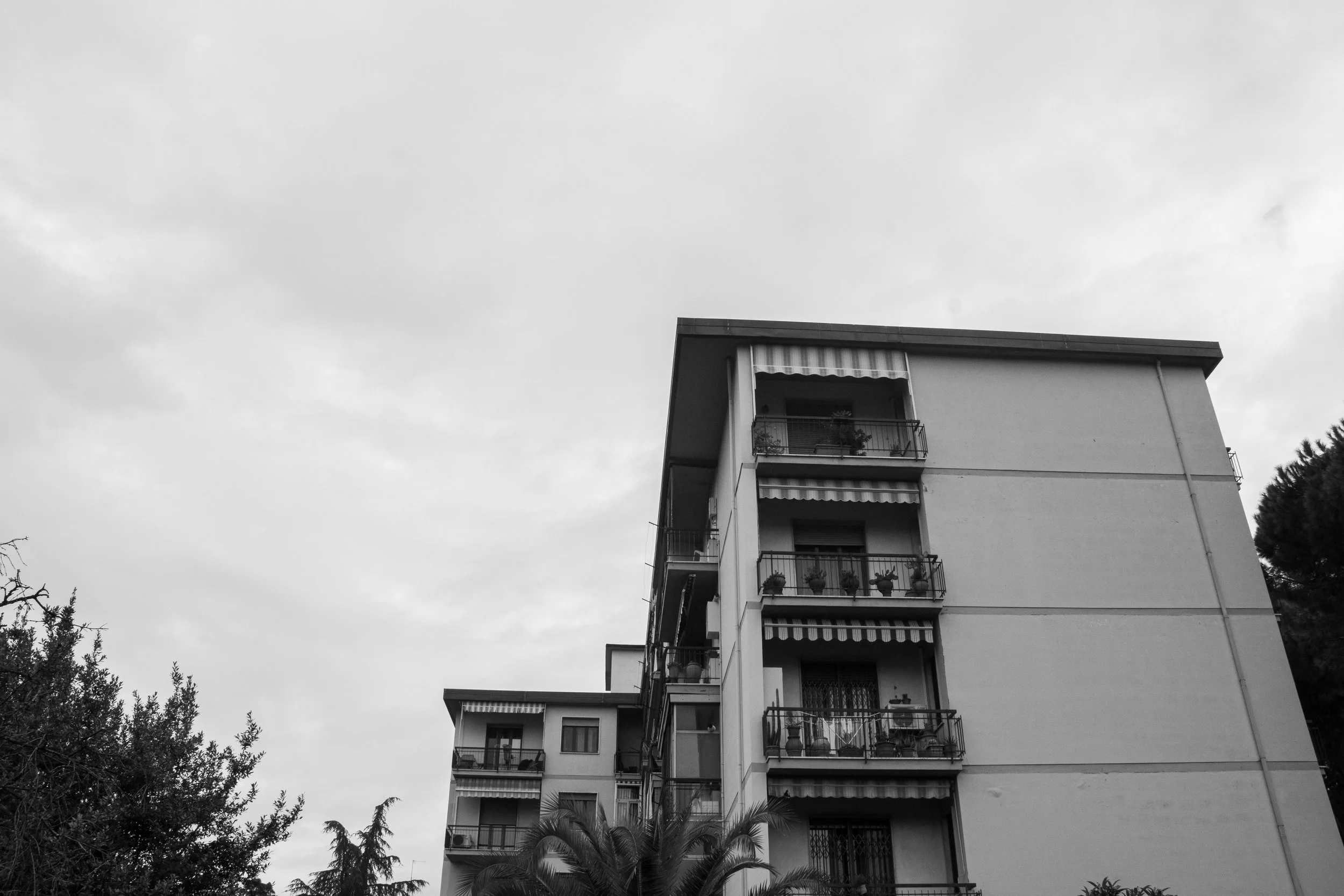 In this project, I took the opportunity to play with the concept of repetition with a center focal point. Florence 2024.  